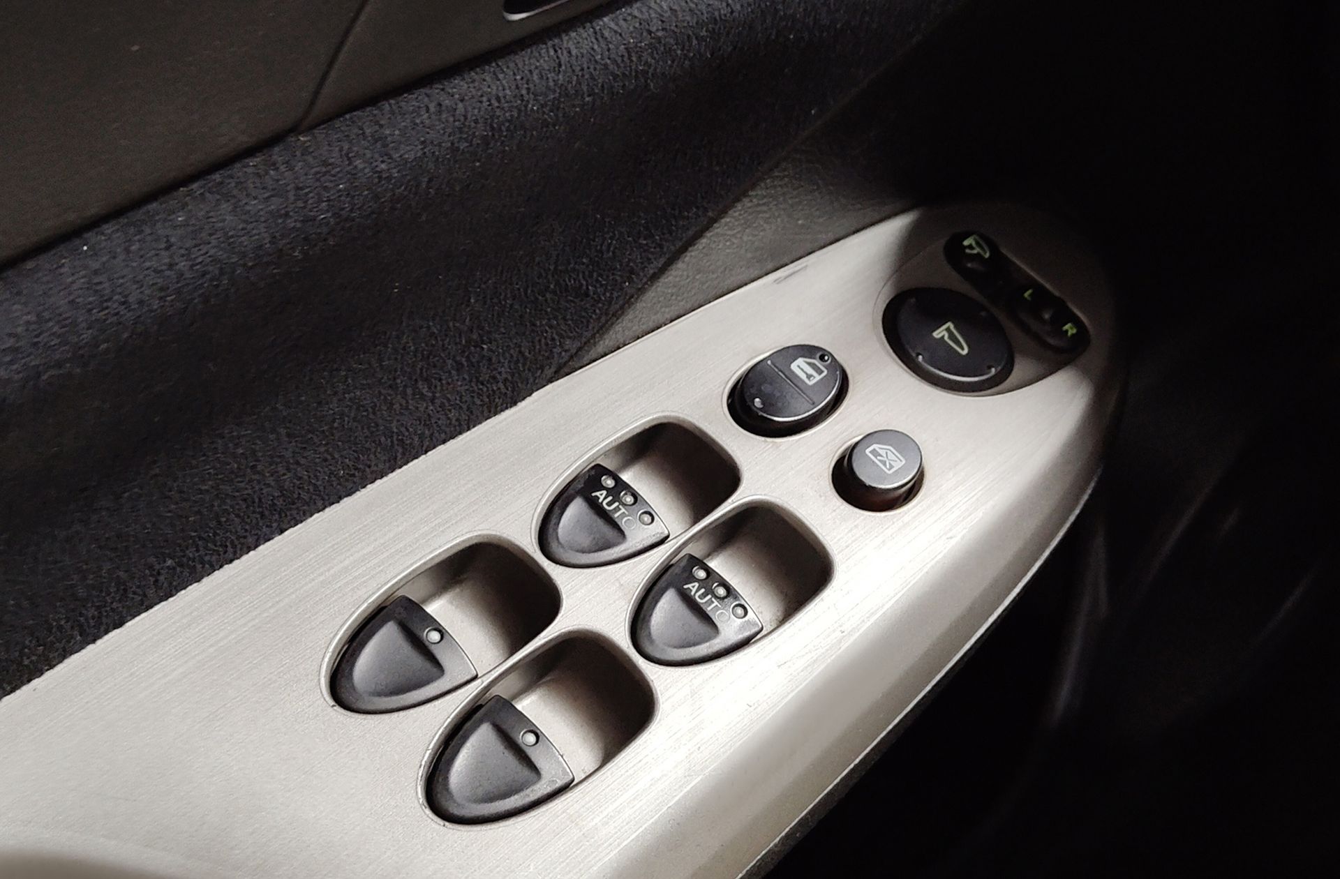 Honda Civic 2.2 i-CTDi Executive Textil - foto 32