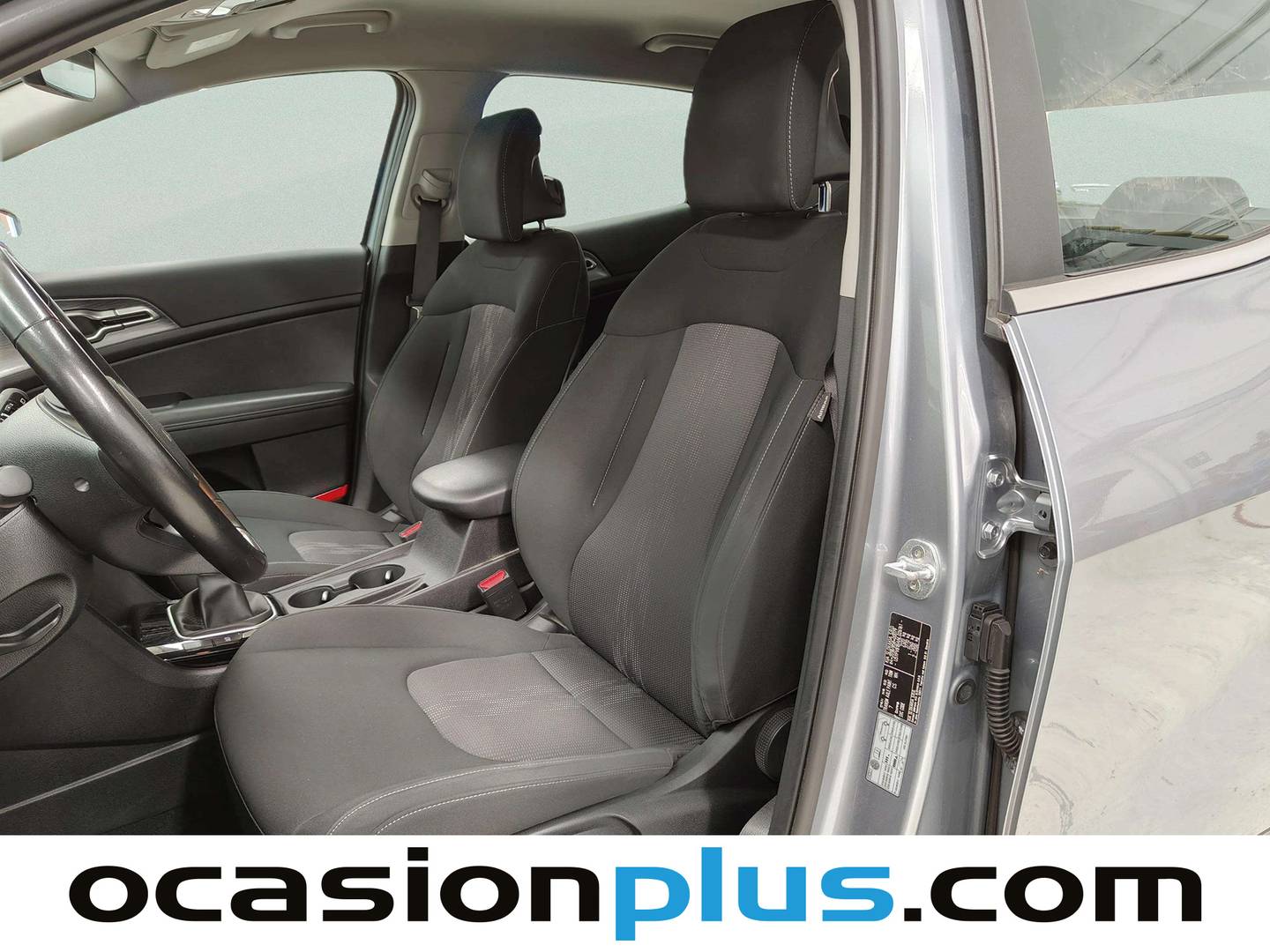 Foto asientos delanteros KIA Sportage KIA Sportage 1.6 T-GDi MHEV Drive 4x2 (150 CV)