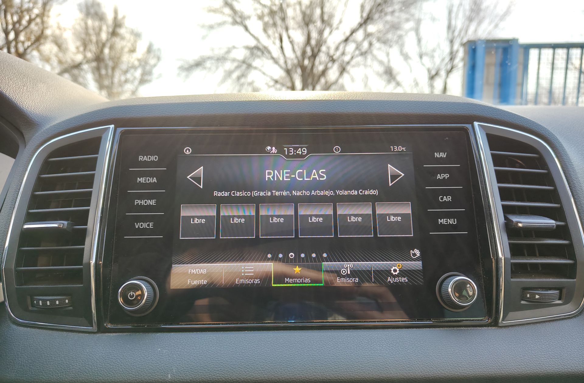Škoda Karoq 2.0 TDI Selection - foto 33