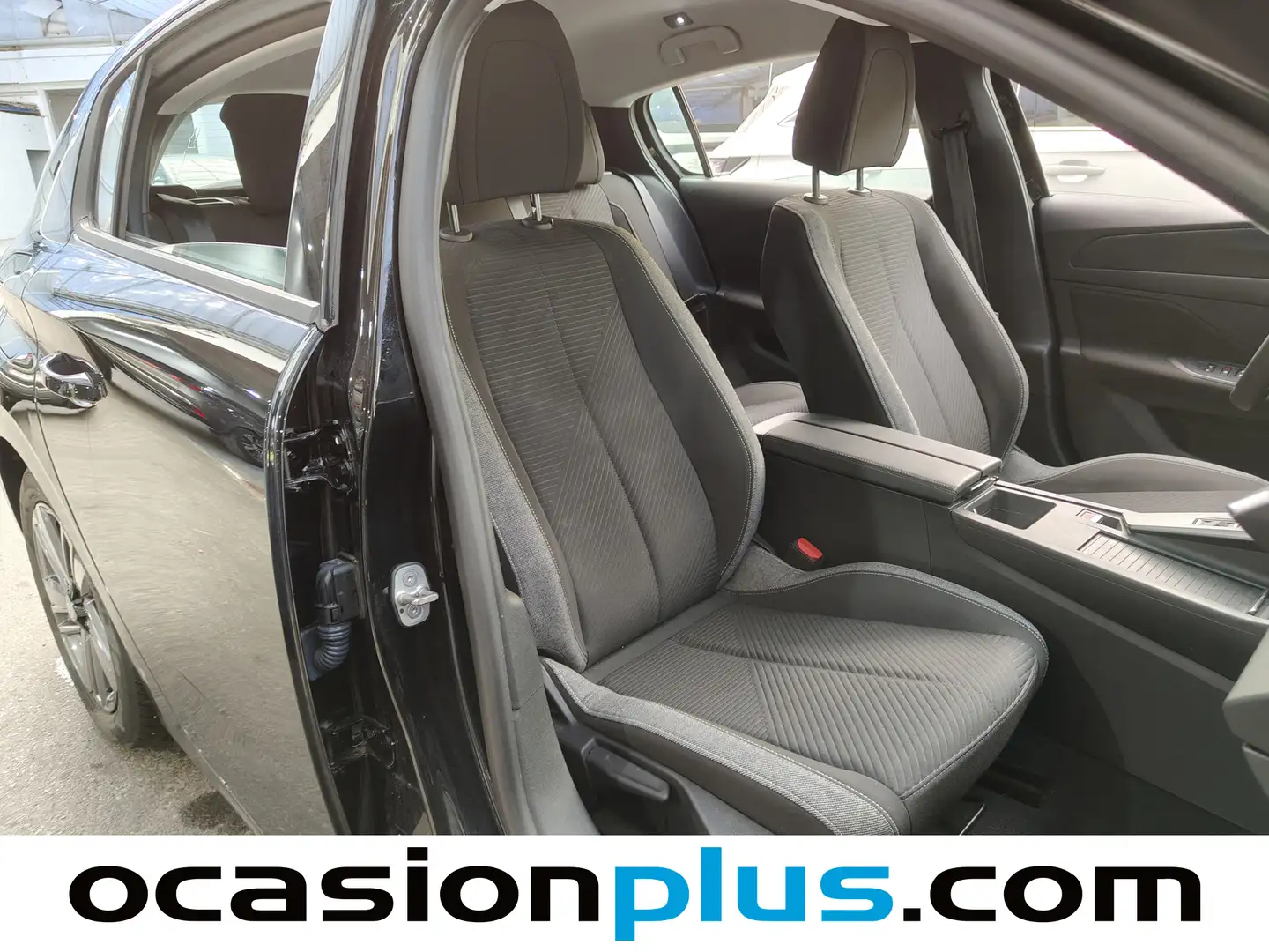 Foto Peugeot 308 Peugeot 308 PureTech 130 S&S Active Pack EAT8 (130 CV)