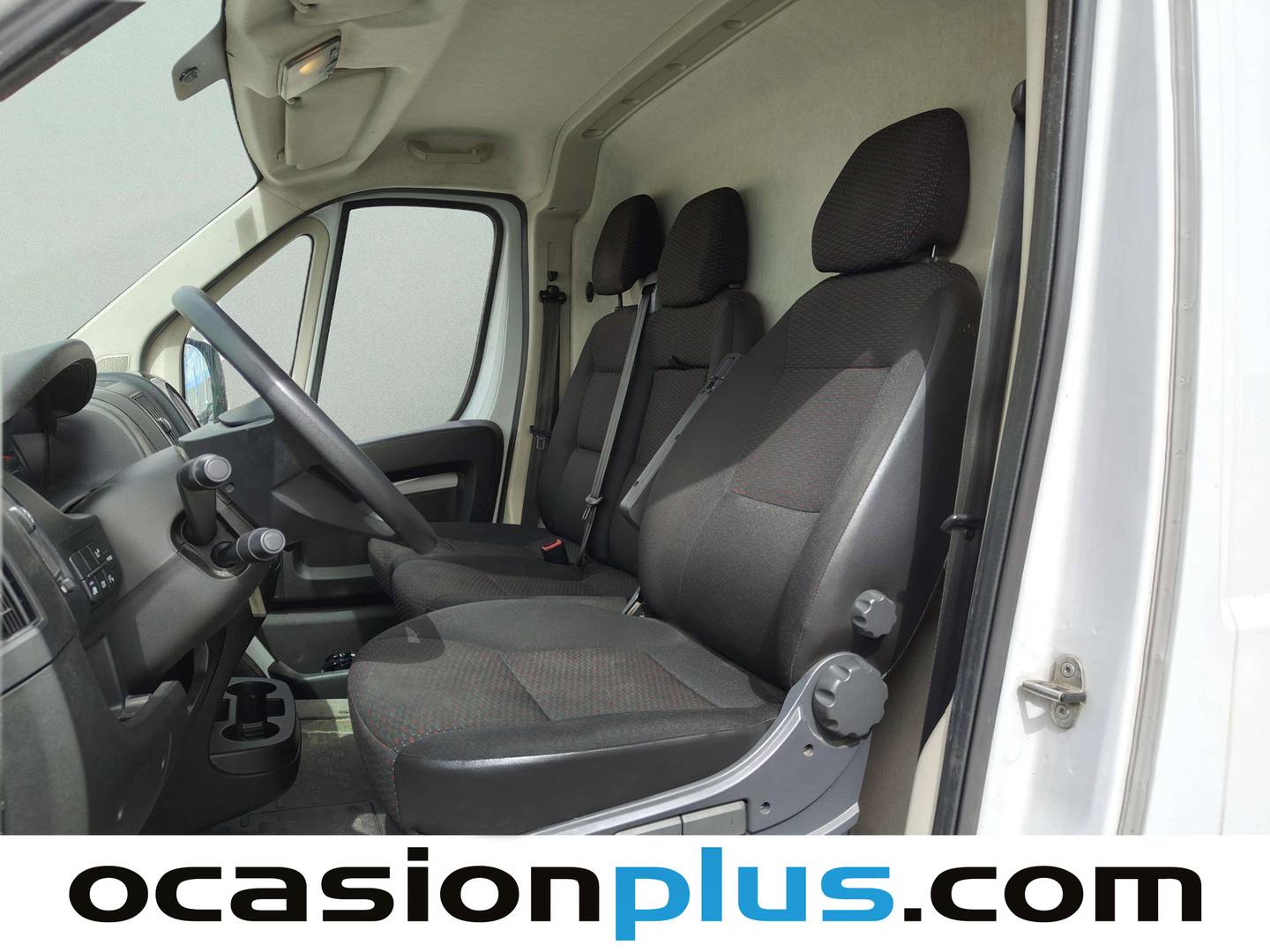 Foto asientos delanteros Peugeot Boxer Peugeot Boxer Furgon BlueHDi 140 S&S 335 L3H2 (140 CV)