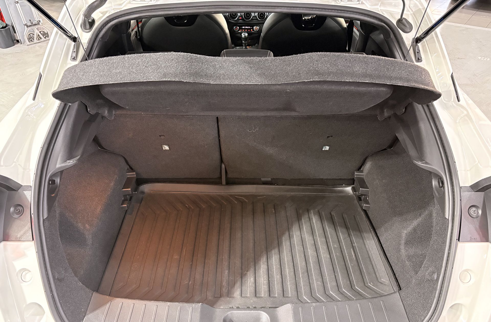 Nissan Juke DIG-T Tekna - foto 17