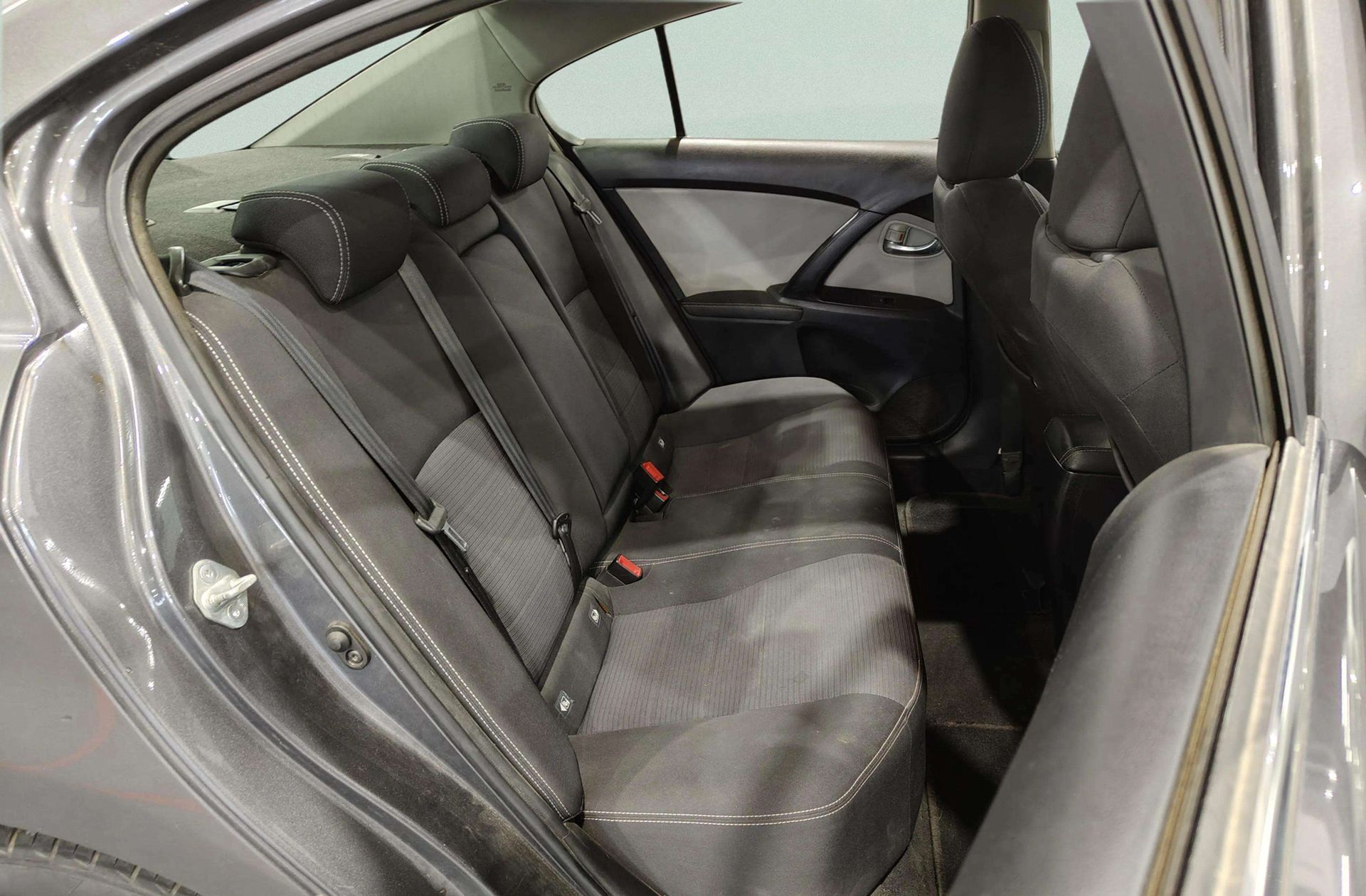 Toyota Avensis 150D Advance - foto 17