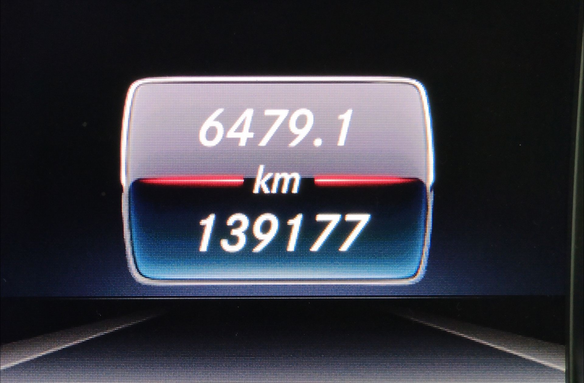 Mercedes-Benz GLA 180 Pack AMG - foto 8