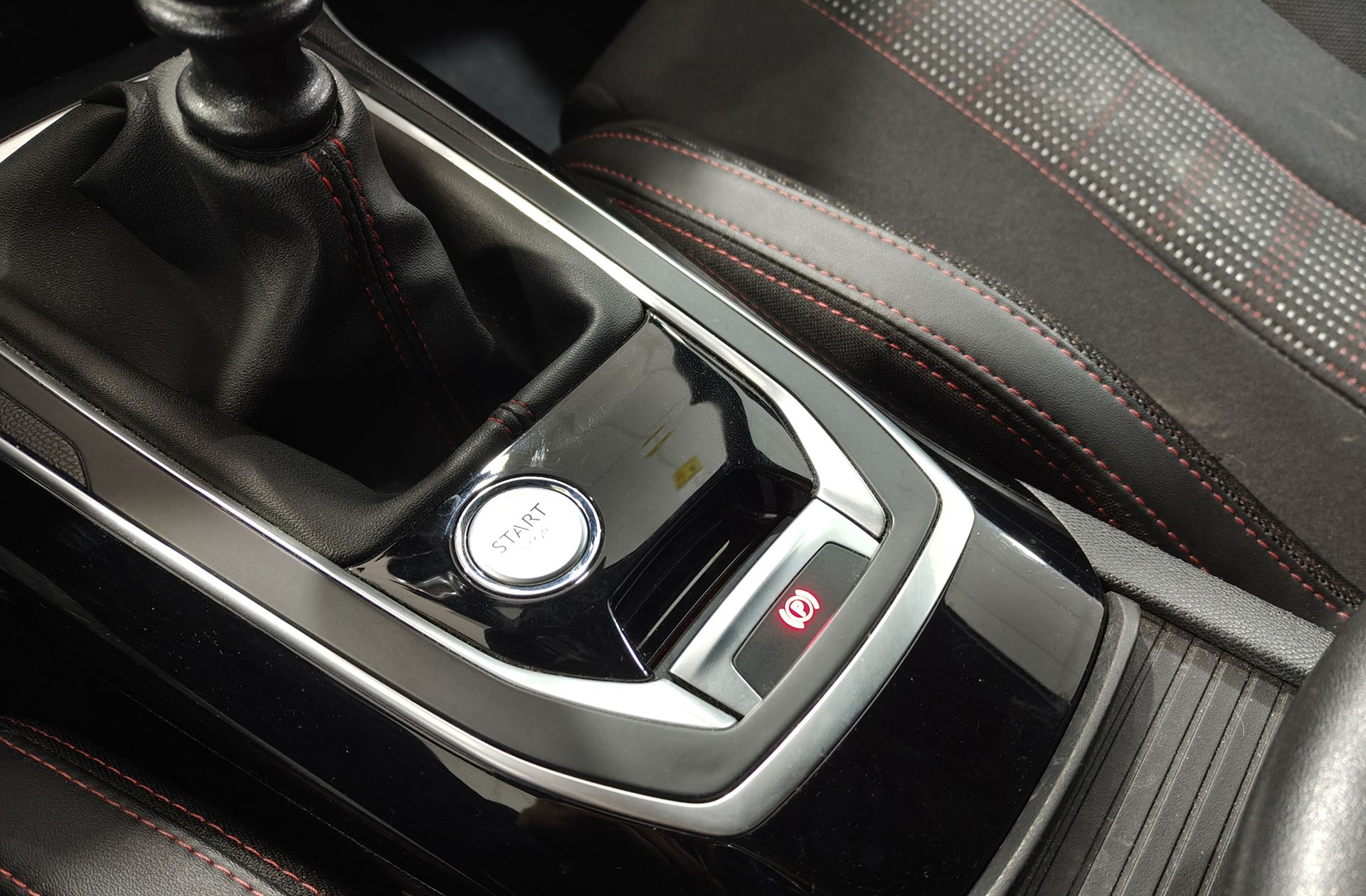 Peugeot 308 BlueHDi 150 GT Line - foto 27