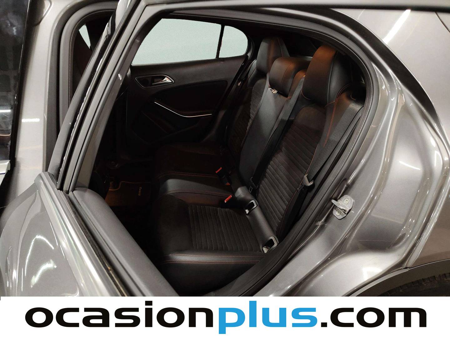 Foto asientos traseros Mercedes GLA Mercedes GLA 180 (122 CV) Pack AMG