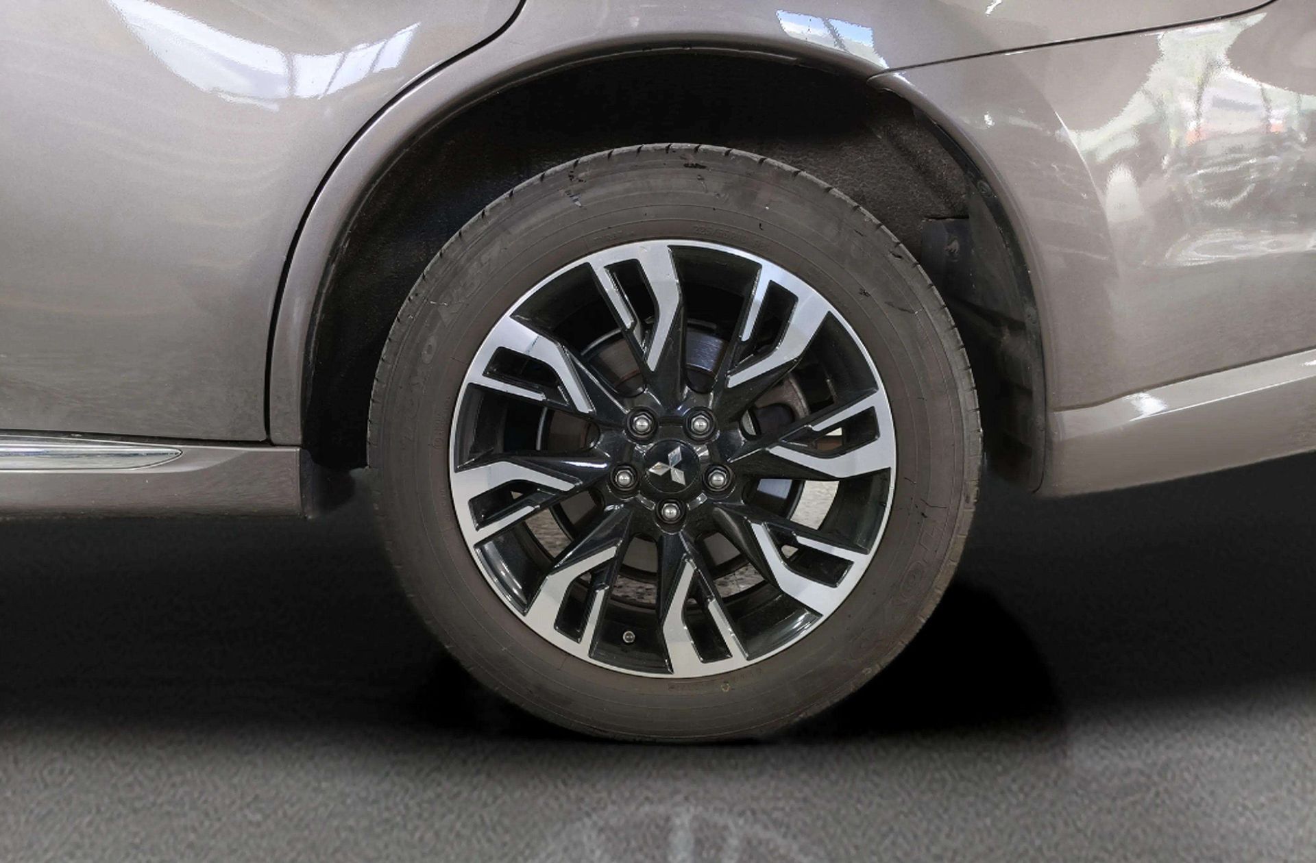 Mitsubishi Outlander 2.0 PHEV Kaiteki 4WD - foto 40