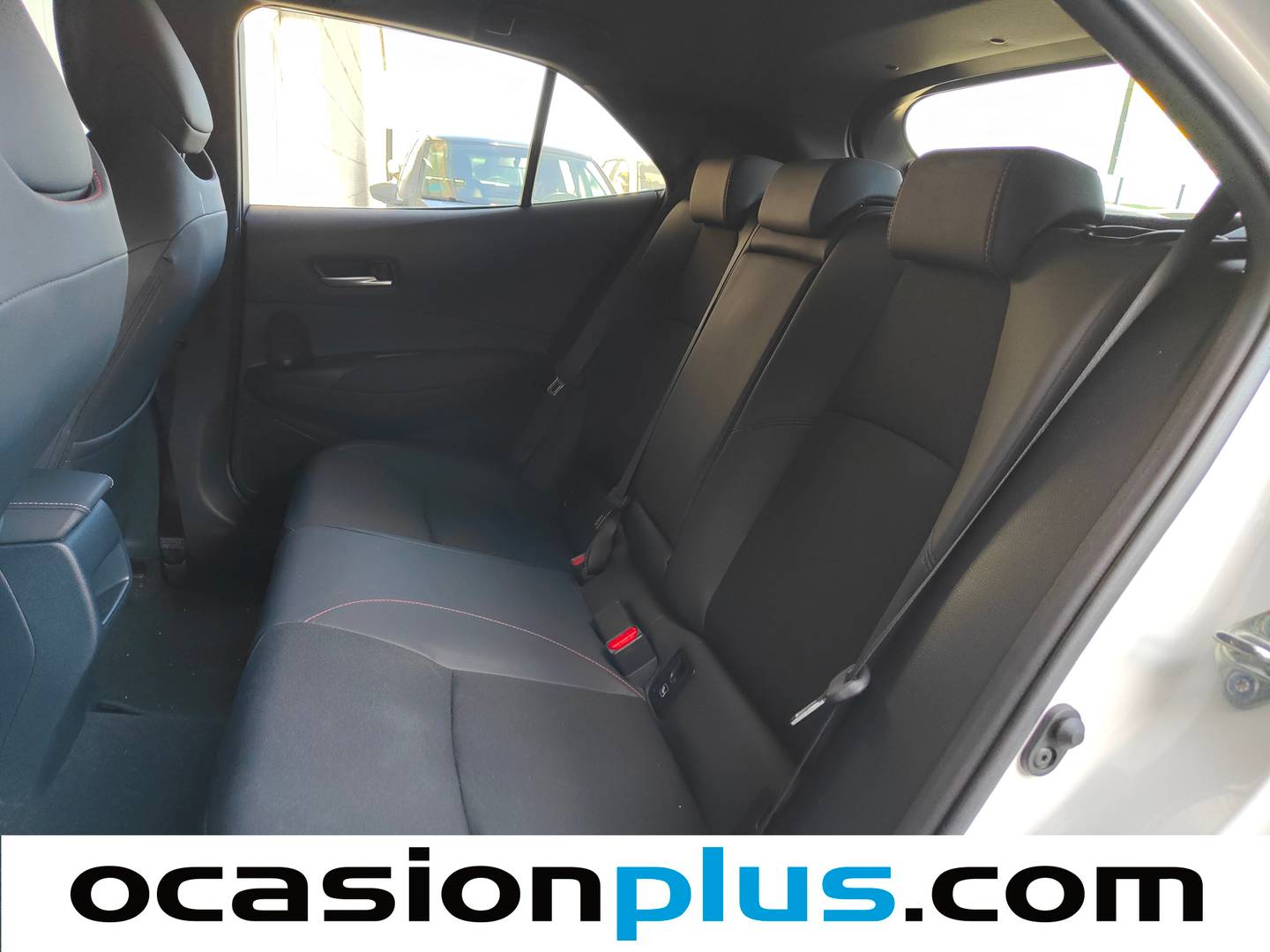 Foto asientos traseros Toyota Corolla Toyota Corolla 140H GR-Sport (140 CV)