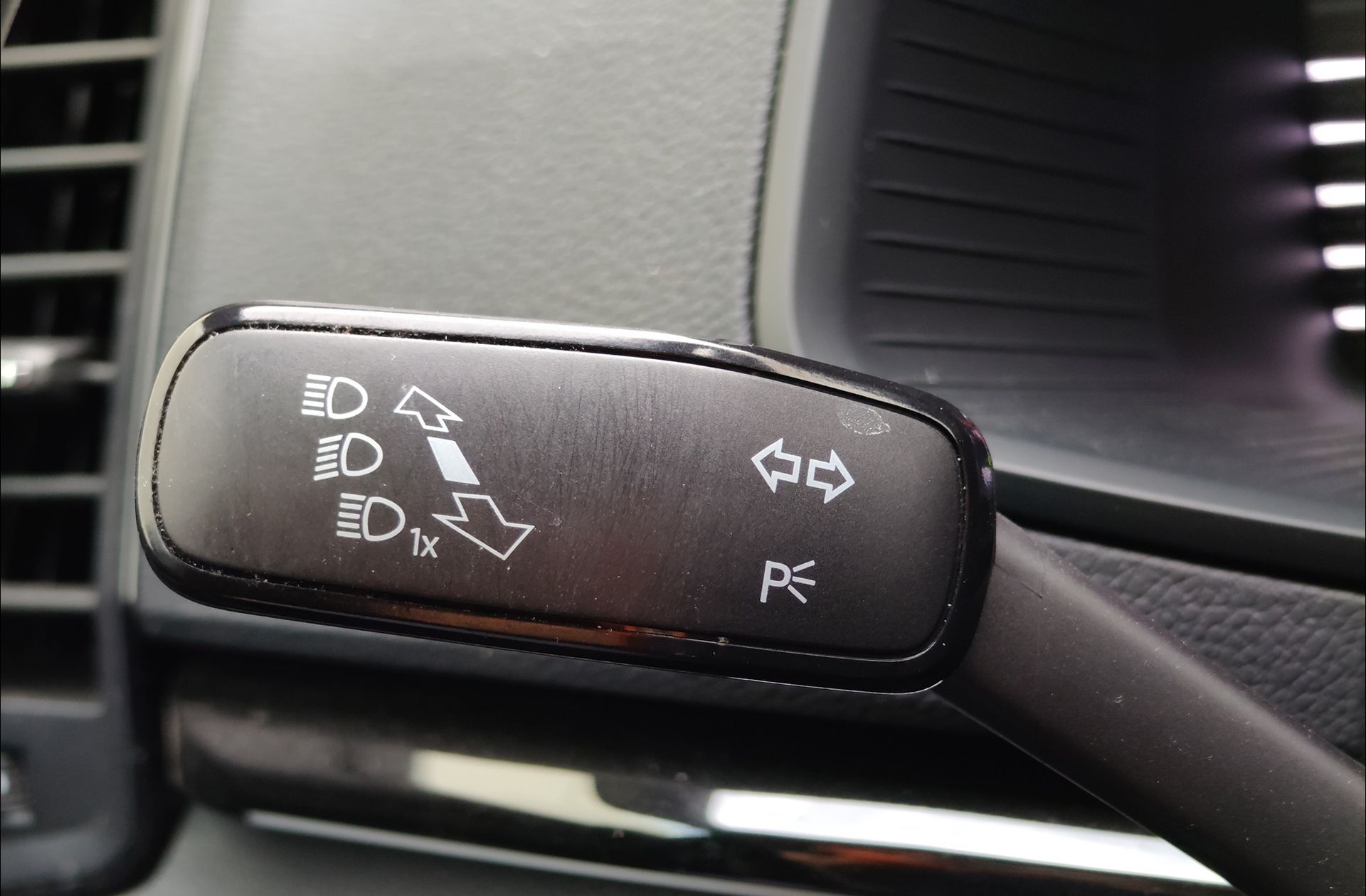 Škoda Karoq 1.5 TSI ACT Sportline DSG - foto 26