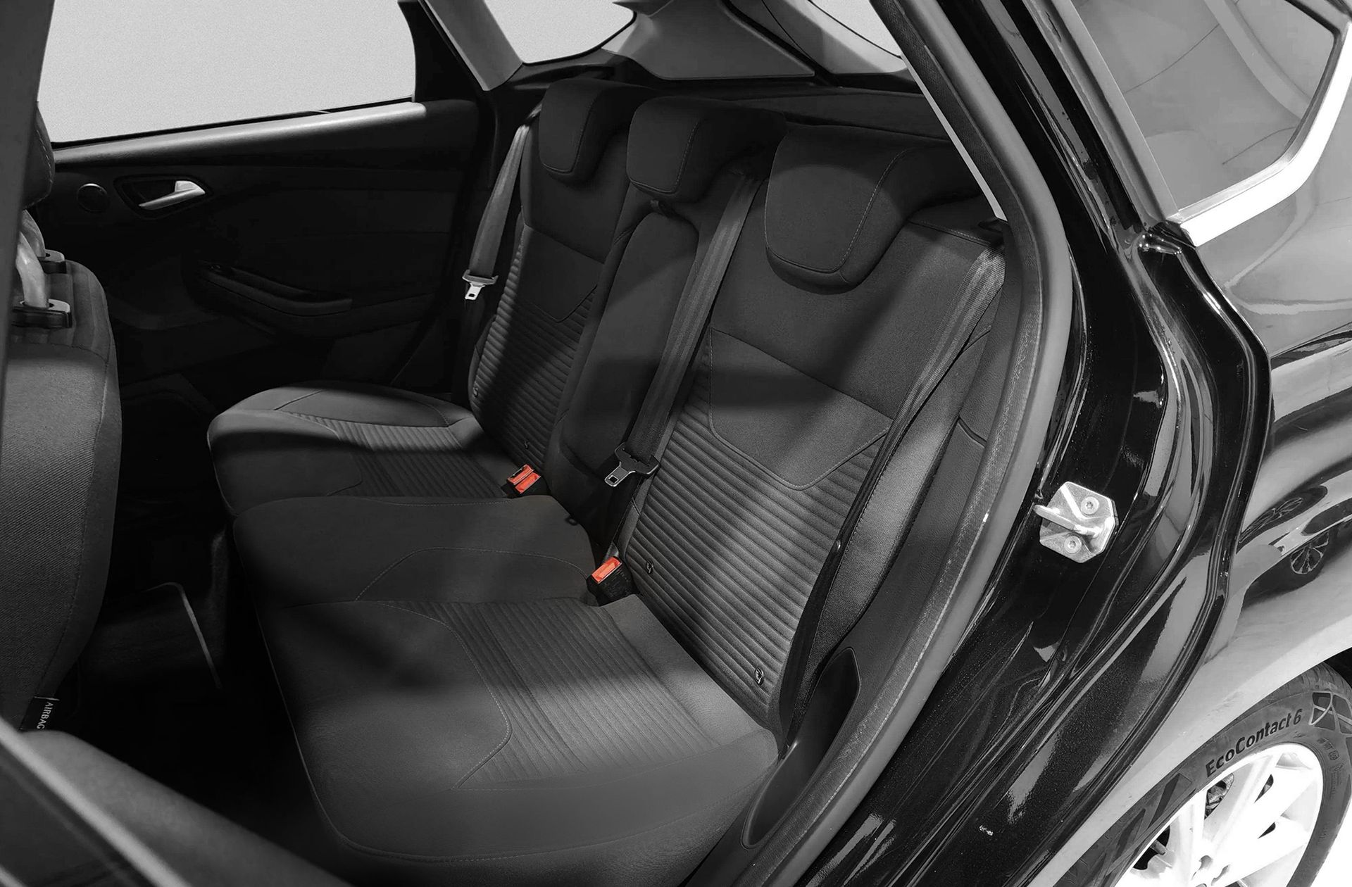 Ford Focus 1.0 EcoBoost Titanium - foto 12