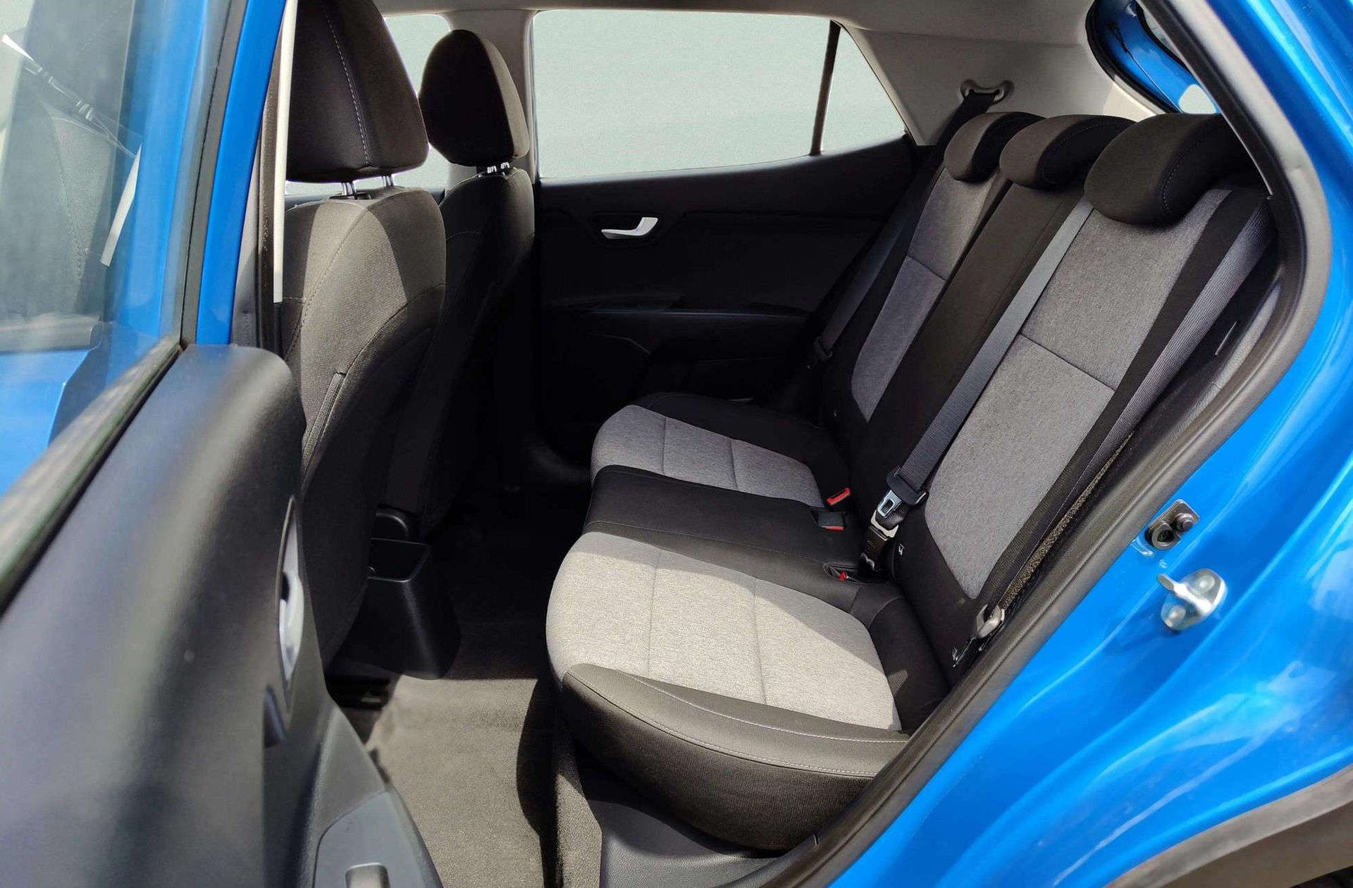 Kia Stonic 1.0 T-GDi MHEV Concept - foto 13