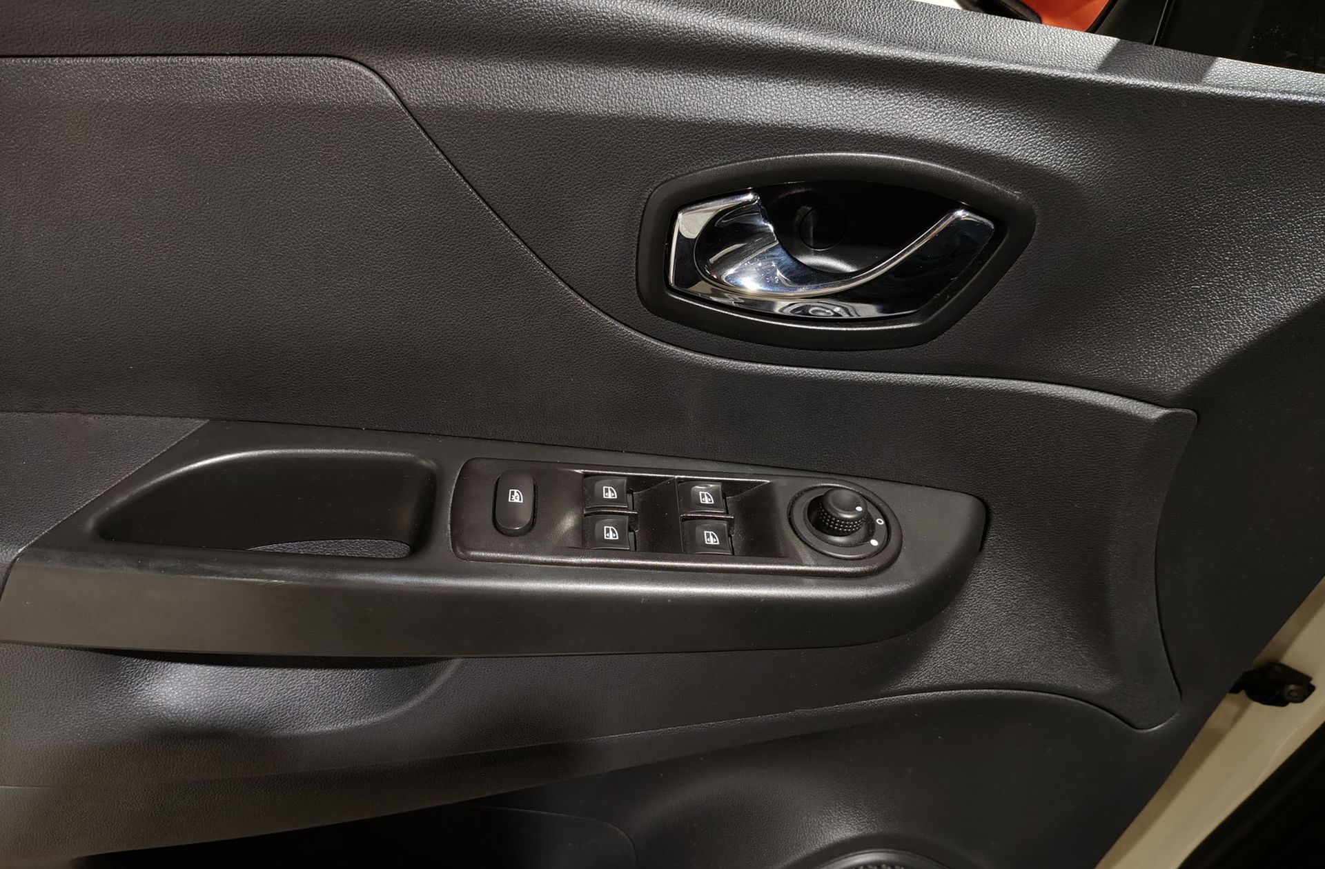 Renault Captur Life Energy TCe - foto 24