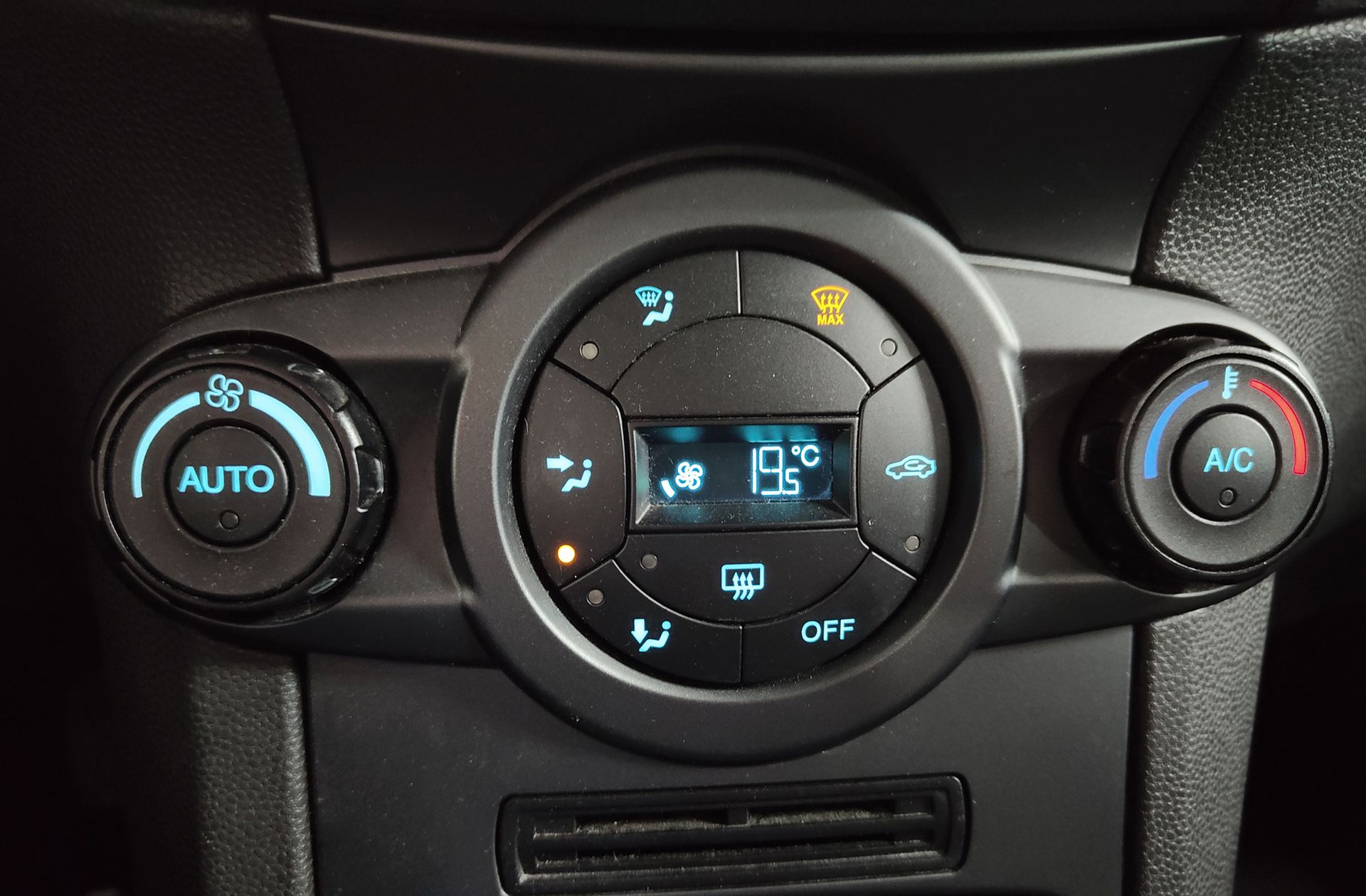 Ford Fiesta 1.0 EcoBoost Trend - foto 23