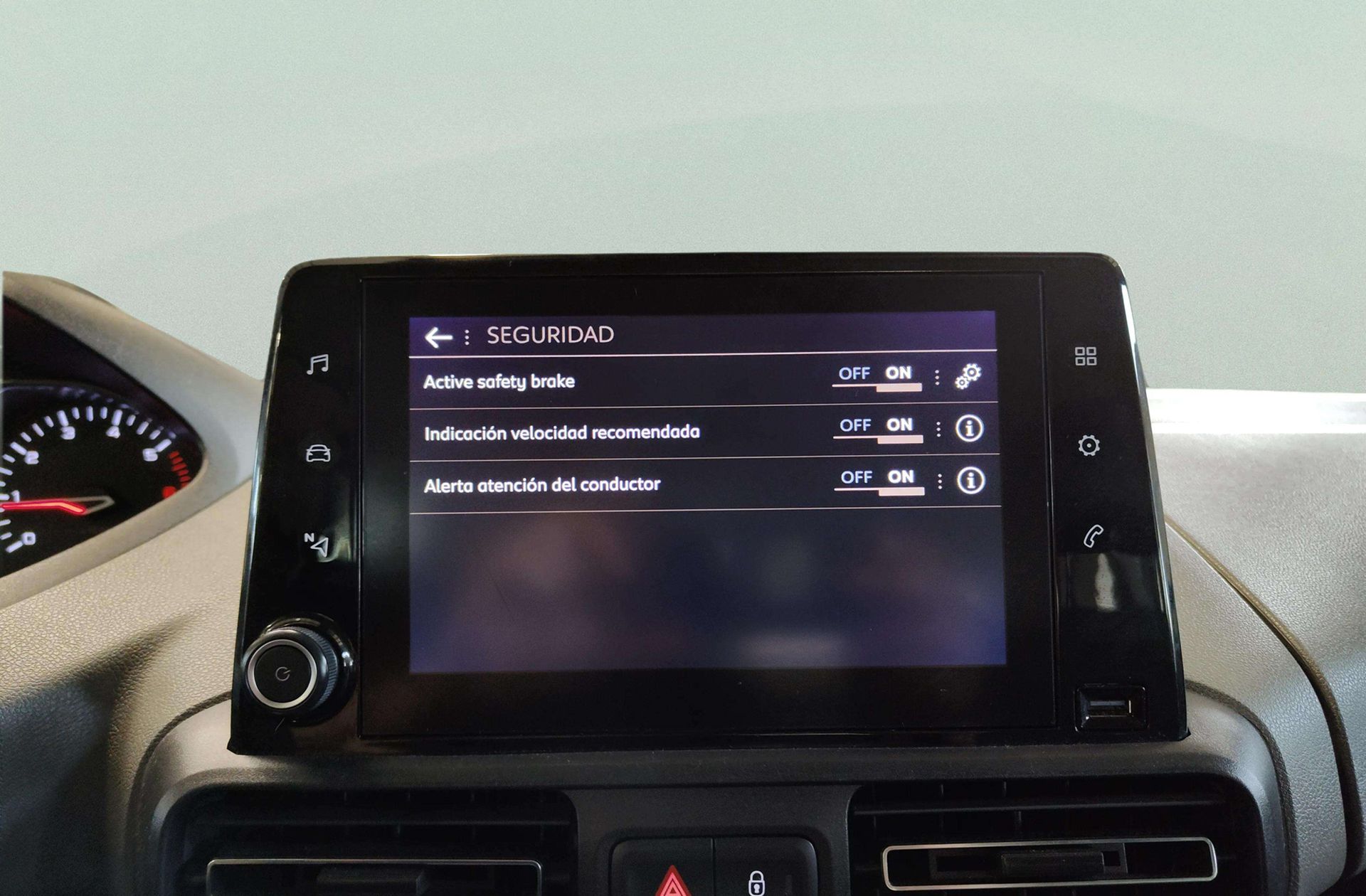 Peugeot Rifter BlueHDi 130 Active Standard NAV+ - foto 12