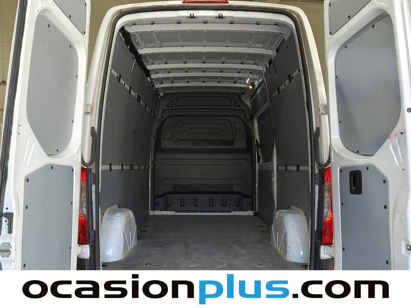 Fotos maletero Mercedes Sprinter Mercedes Sprinter Furgon 314 CDI Medio 3.5T Techo Alto (143 CV)