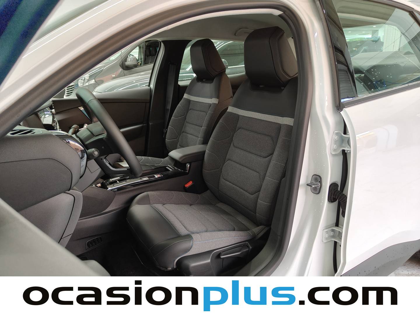 Foto Citroën ë-C4 X Citroen ë-C4 X 50KWh eléctrico Feel Pack (136 CV)