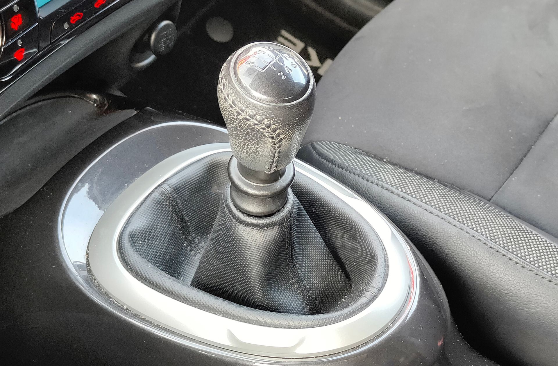 Nissan Juke 1.5 dCi N-Connecta 4x2 - foto 5