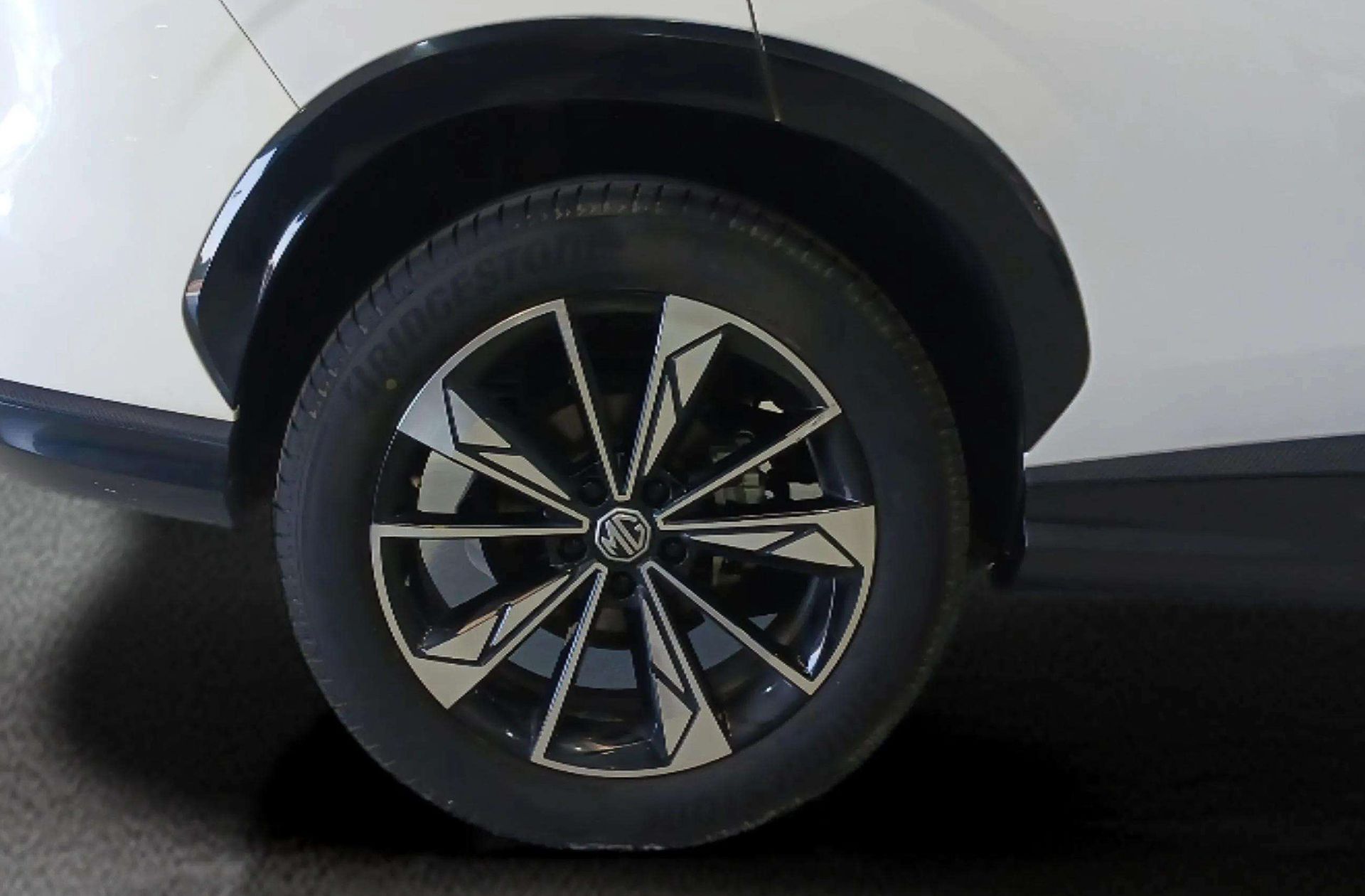 MG HS 1.5T Comfort DCT - foto 34