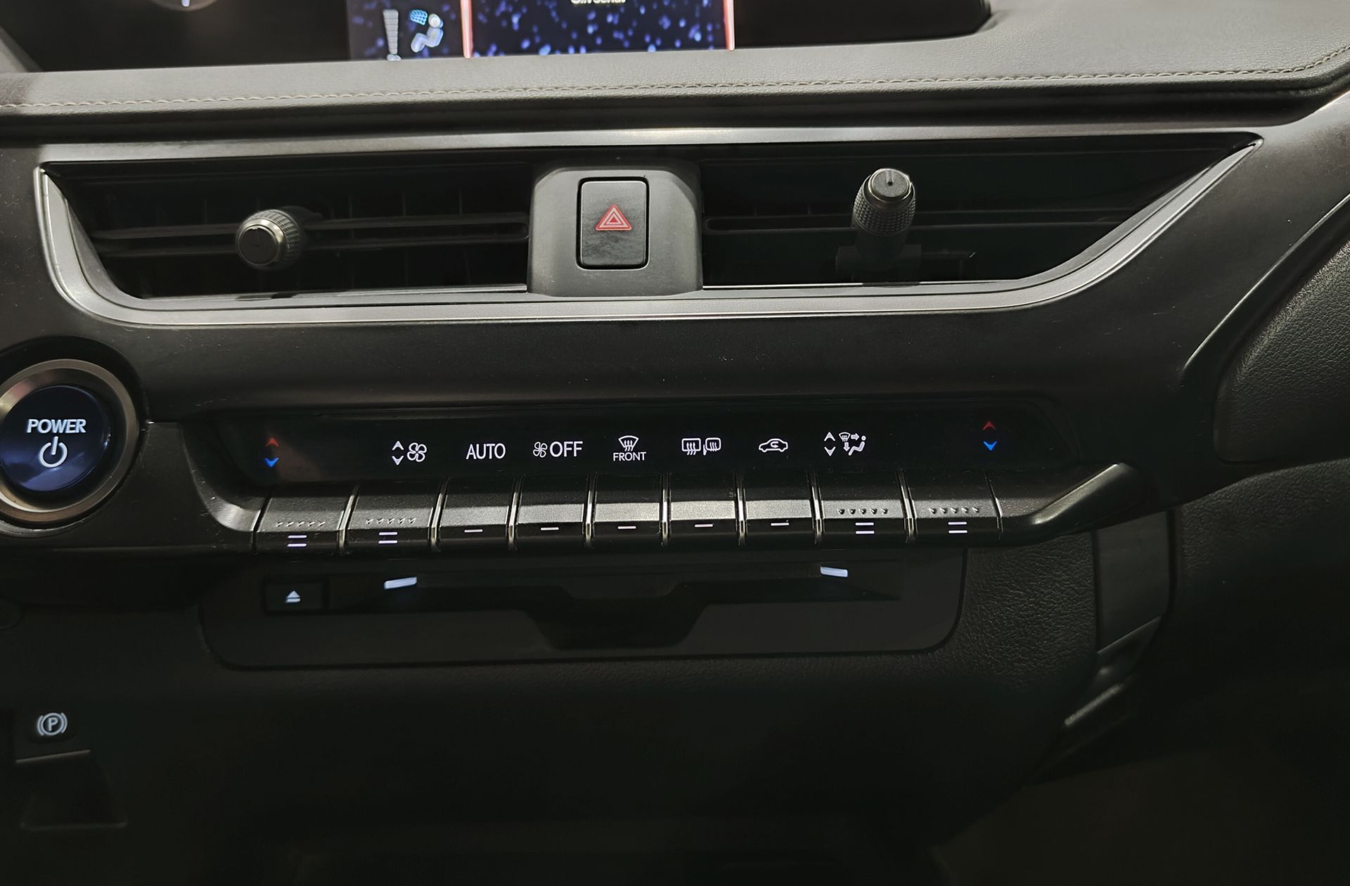 Lexus UX 250h Business 2WD - foto 26