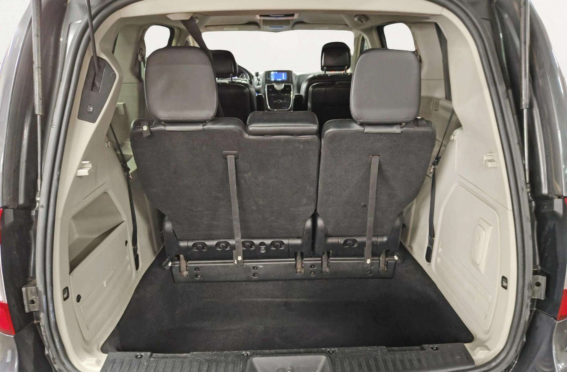 Lancia Voyager 2.8 CRD Gold 7 plazas - foto 16
