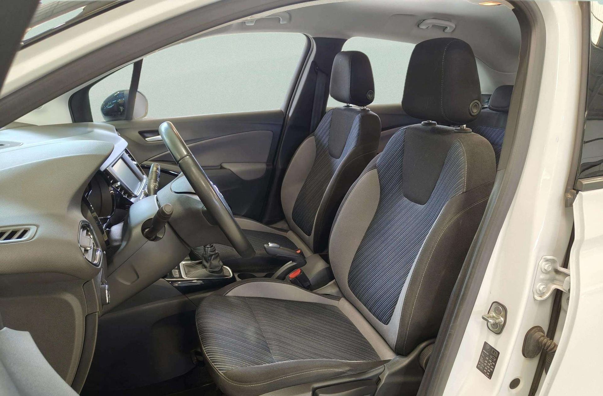 Opel Crossland 1.2 Design Line 120 Aniversario - foto 10