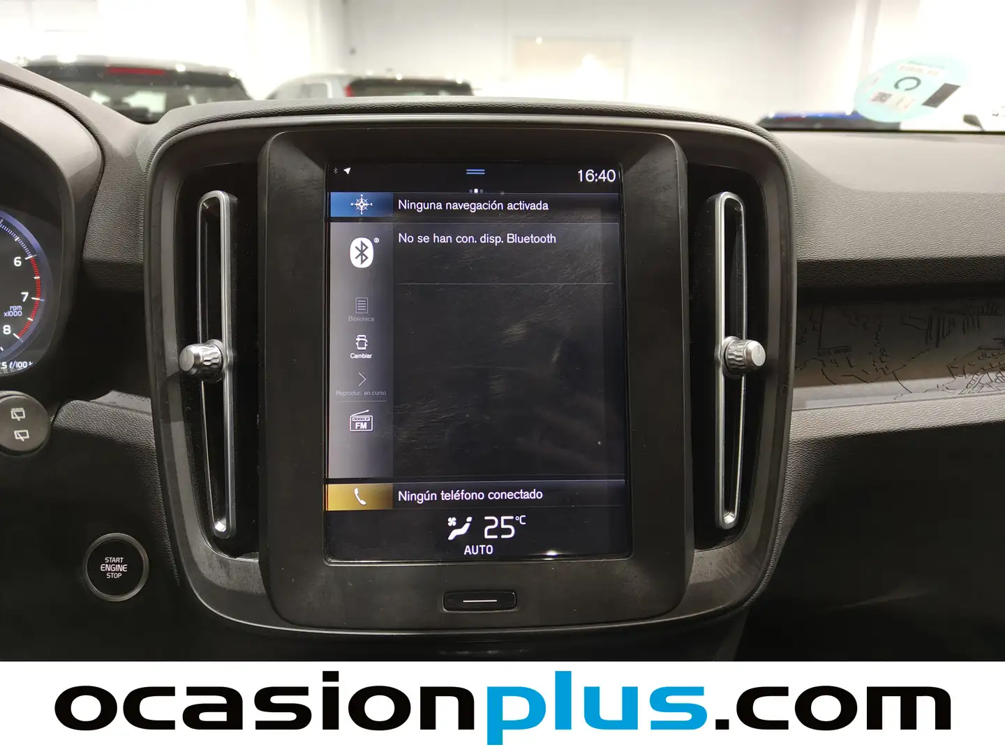 Foto Volvo XC40 Volvo XC40 T2 Momentum Core (129 CV)