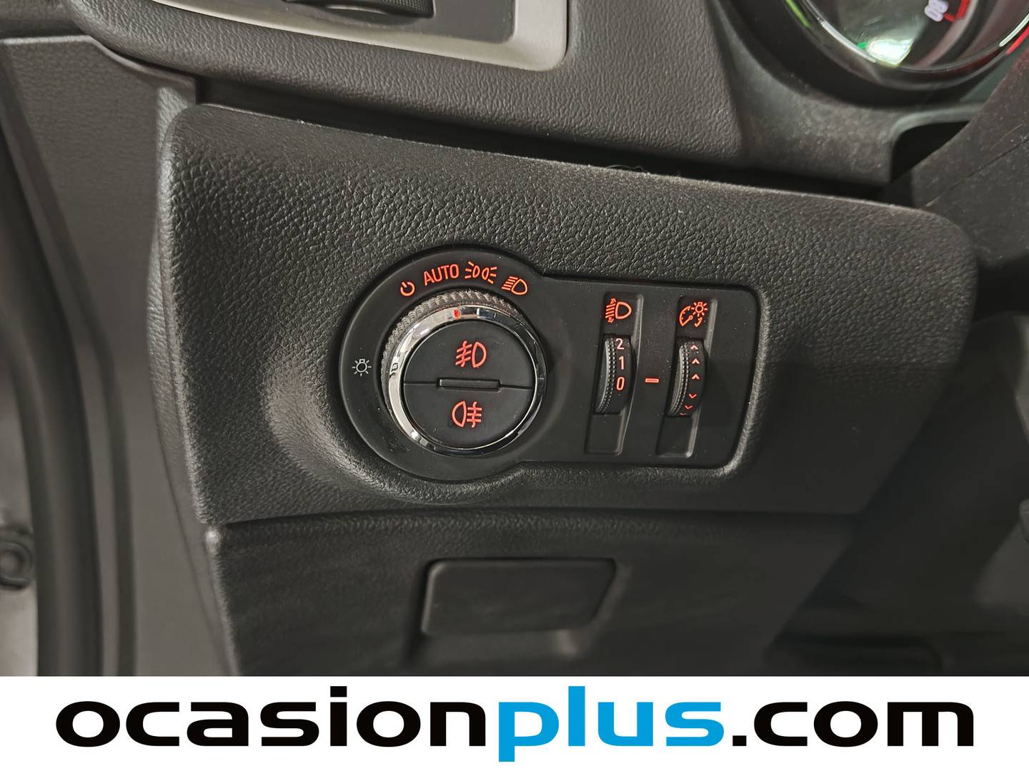 Extras y acabados del Opel Astra Opel Astra 1.6 Enjoy (115 CV)