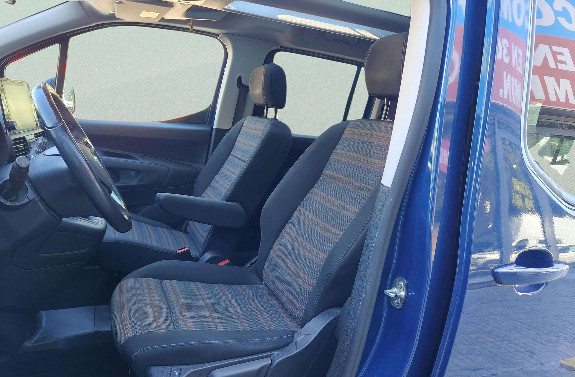 Opel Combo 1.2 Turbo Selective XL - foto 12