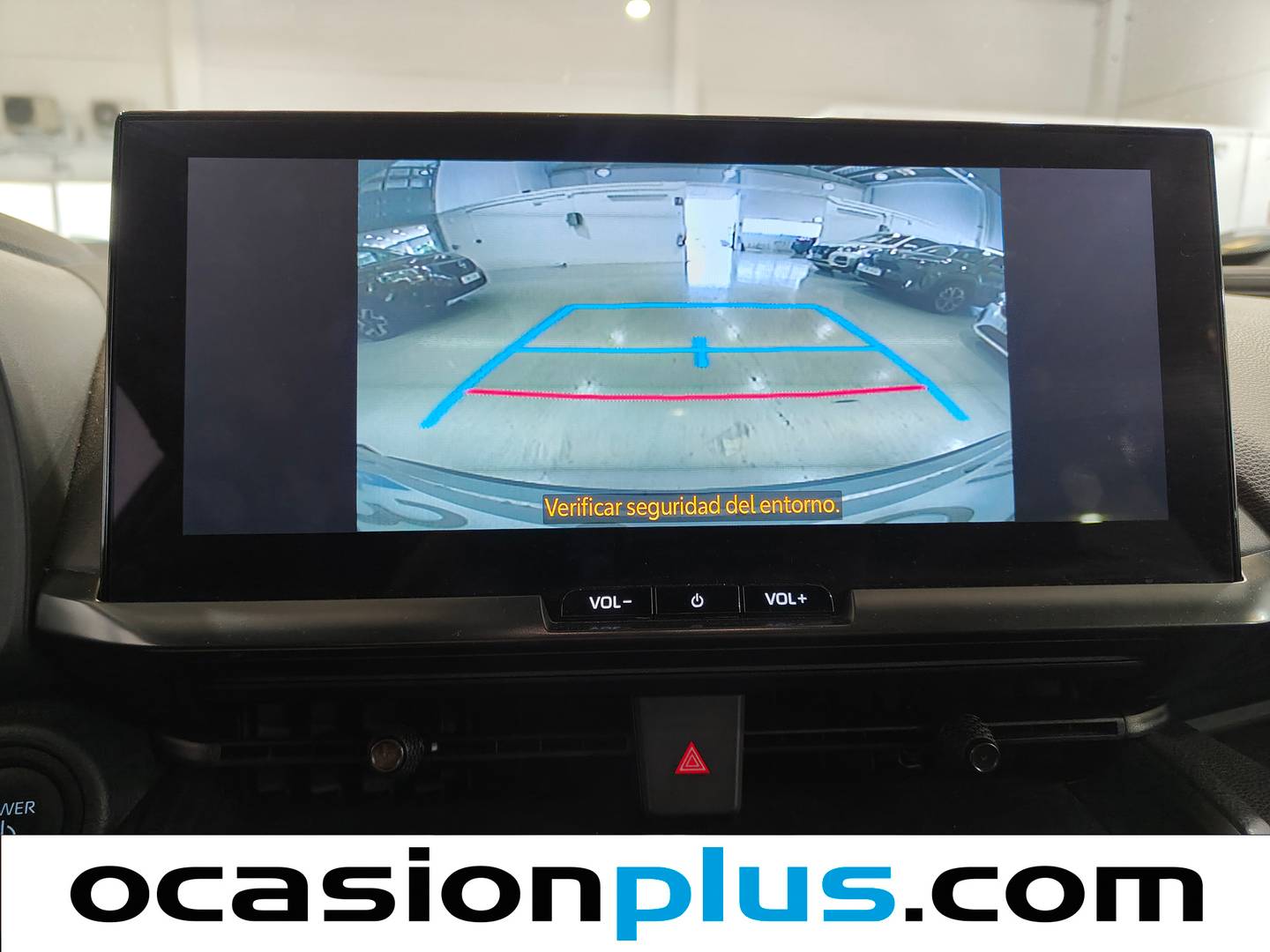 Equipamiento del Toyota C-HR Toyota C-HR 140H Advance (140 CV)