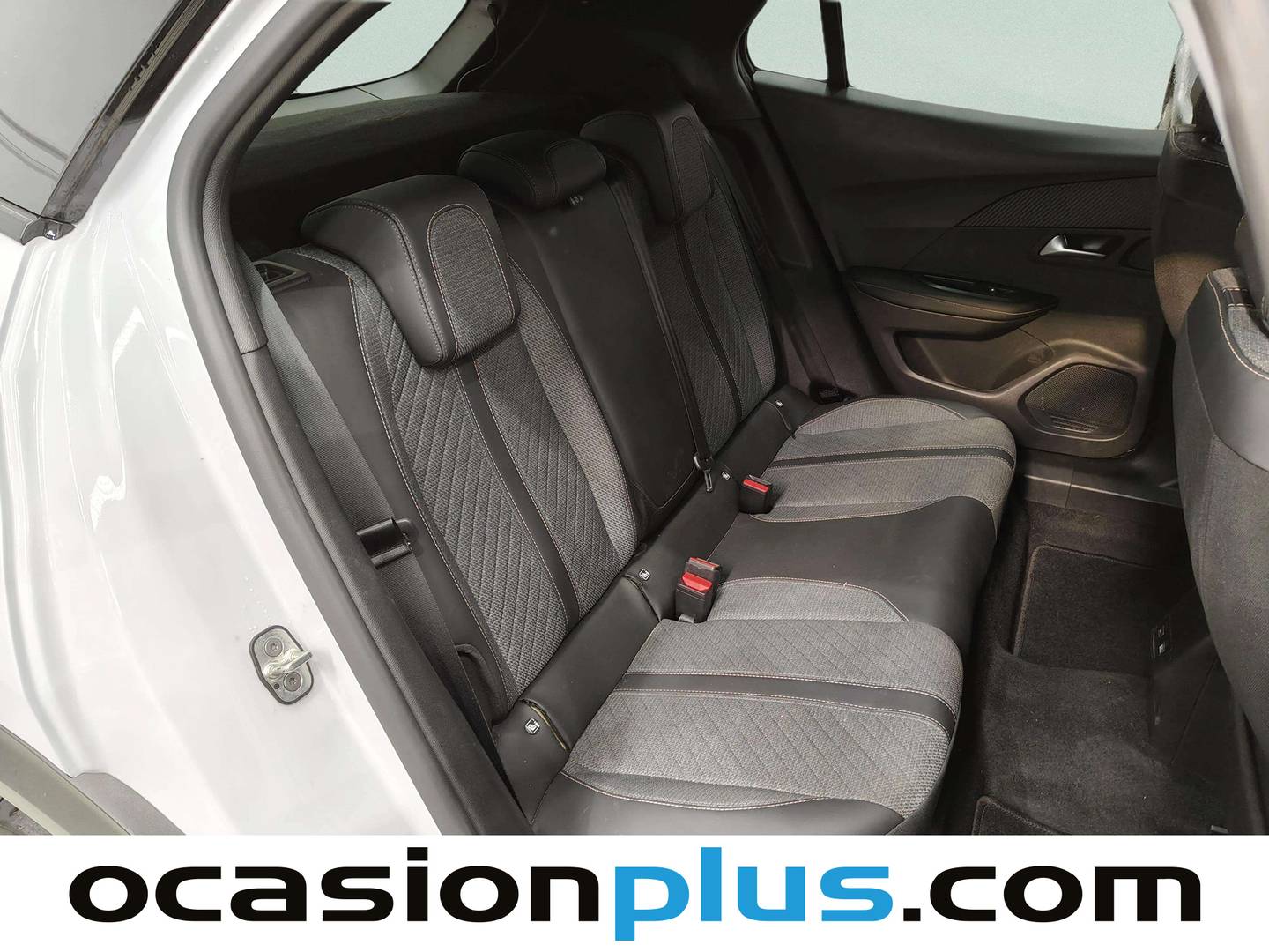 Peugeot 2008 Peugeot 2008 PureTech 130 S&S Allure EAT8 (130 CV) km 0