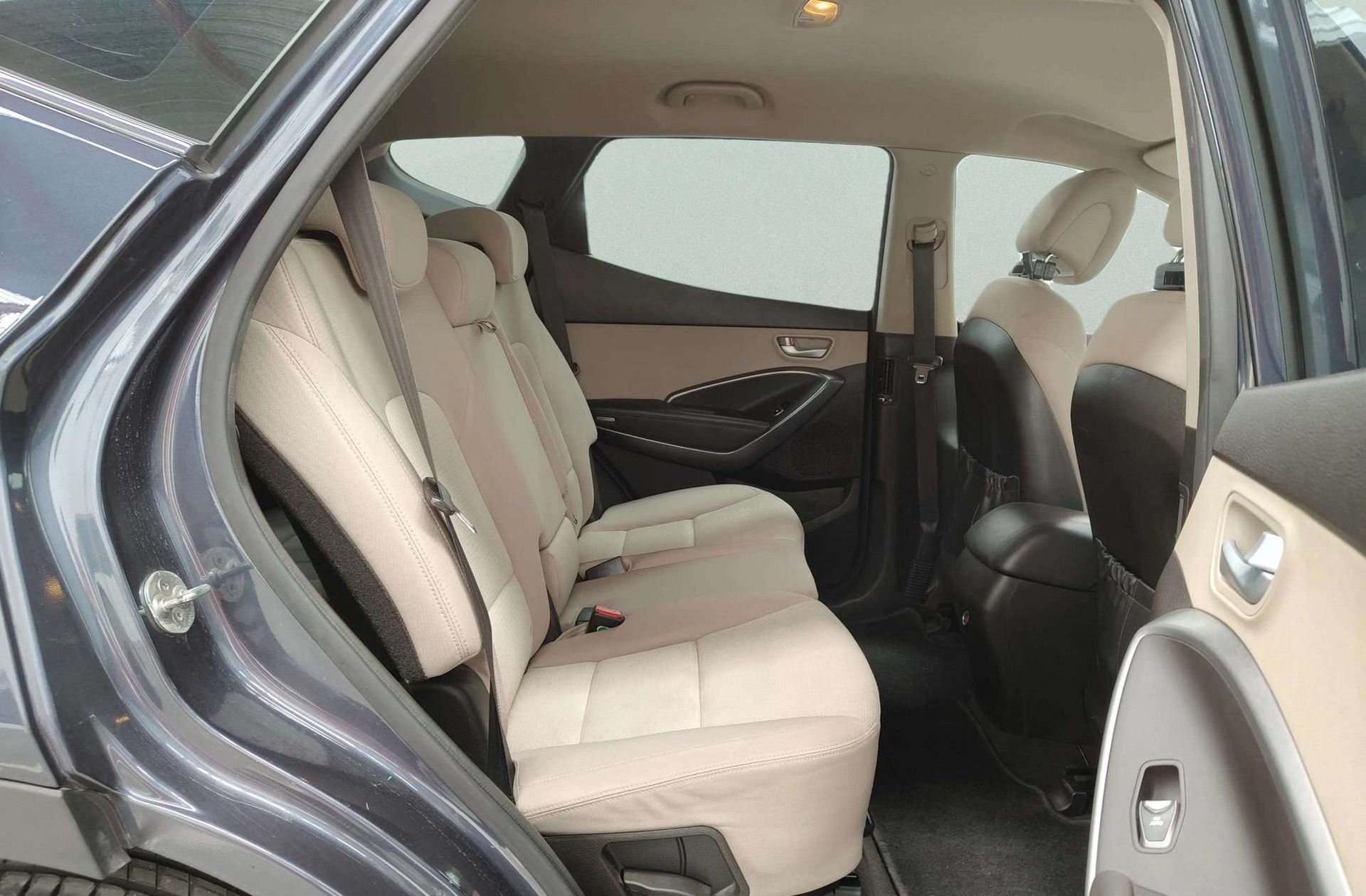 Hyundai Santa Fe 2.0 CRDi Essence 4x2 7 plazas - foto 17
