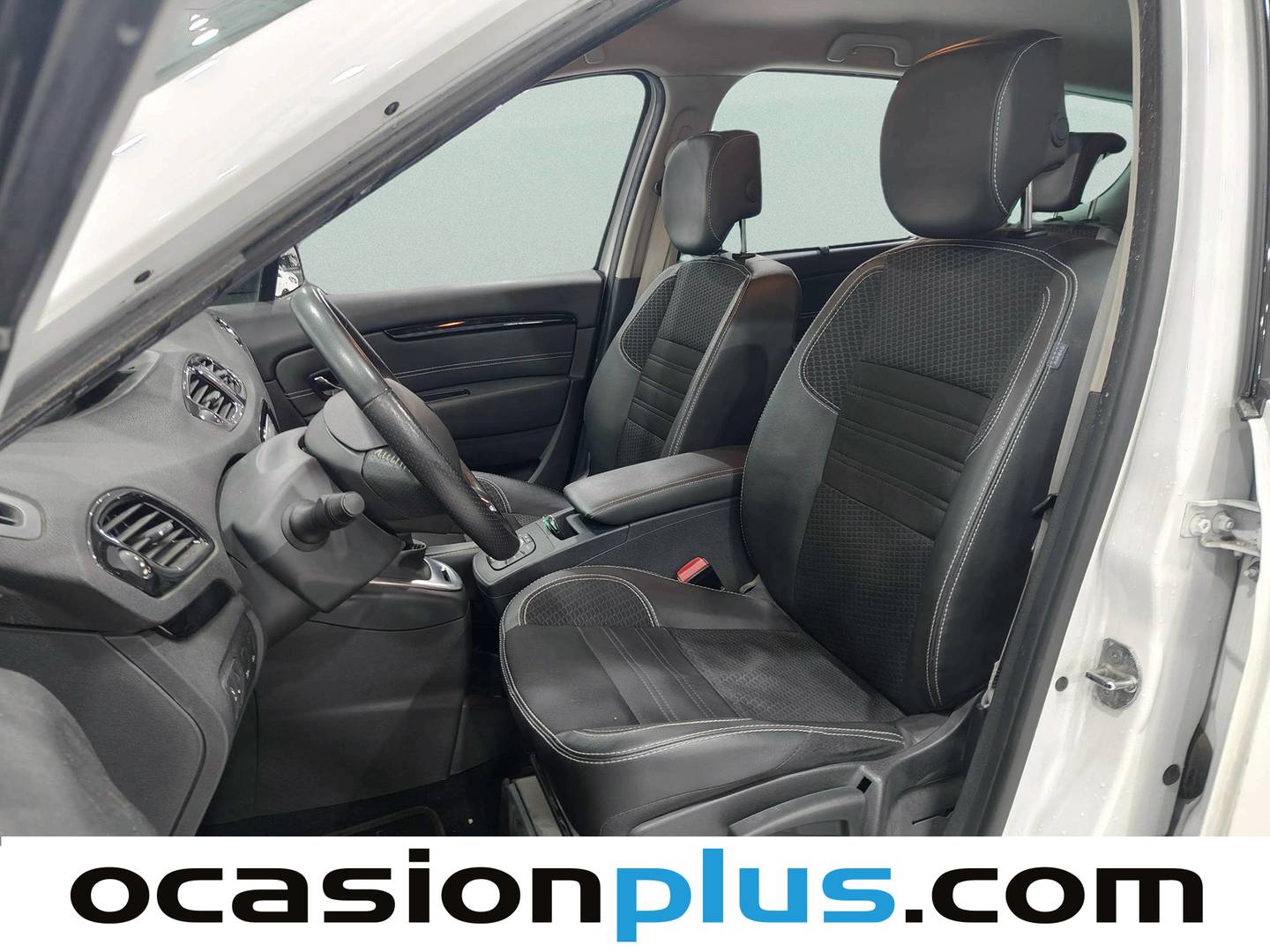 Foto asientos delanteros Renault Grand Scénic Renault Grand Scenic Bose Edition Energy dCi (130 CV) 7 plazas