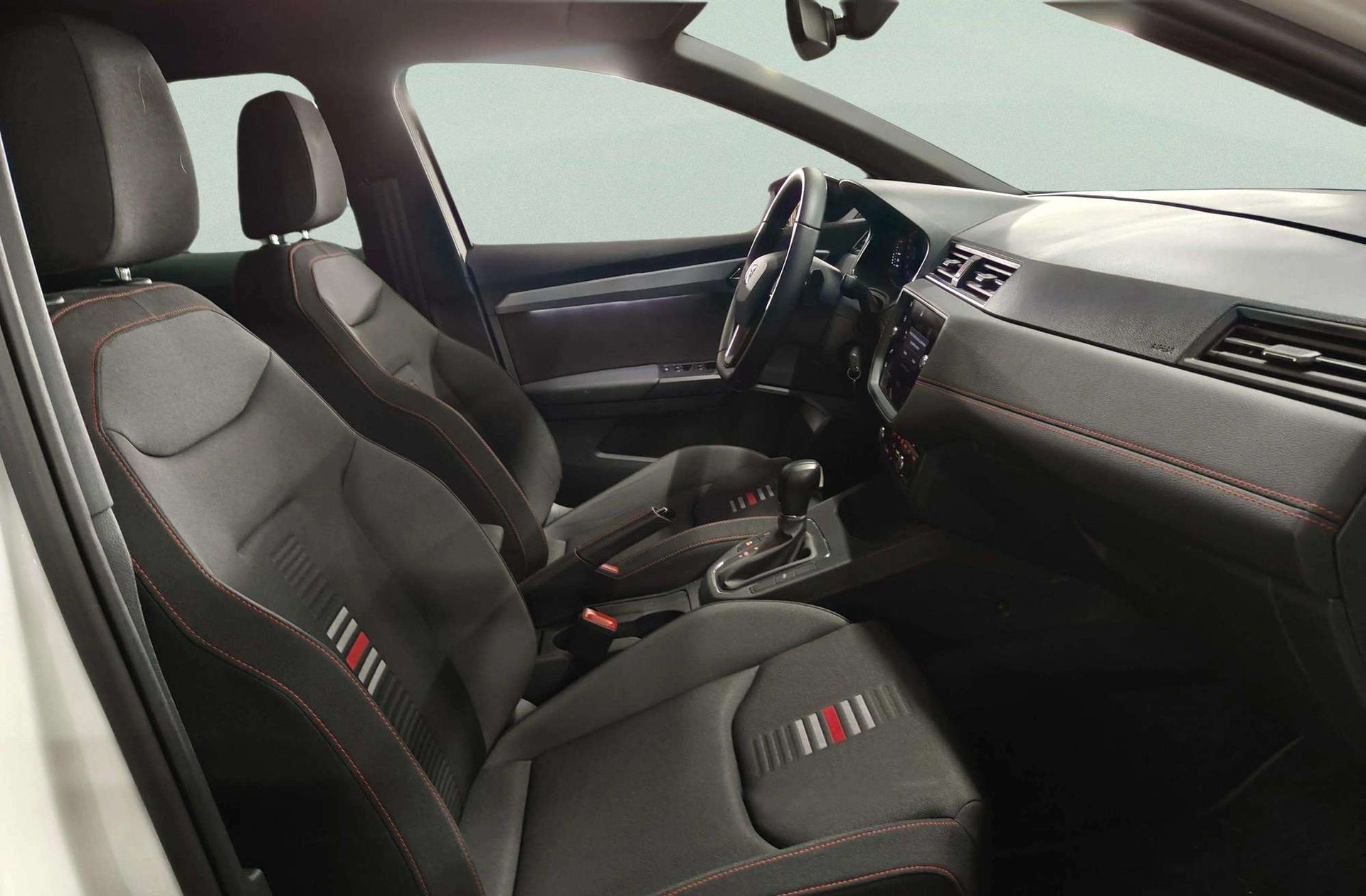 SEAT Ibiza 1.0 TSI FR Plus DSG - foto 18