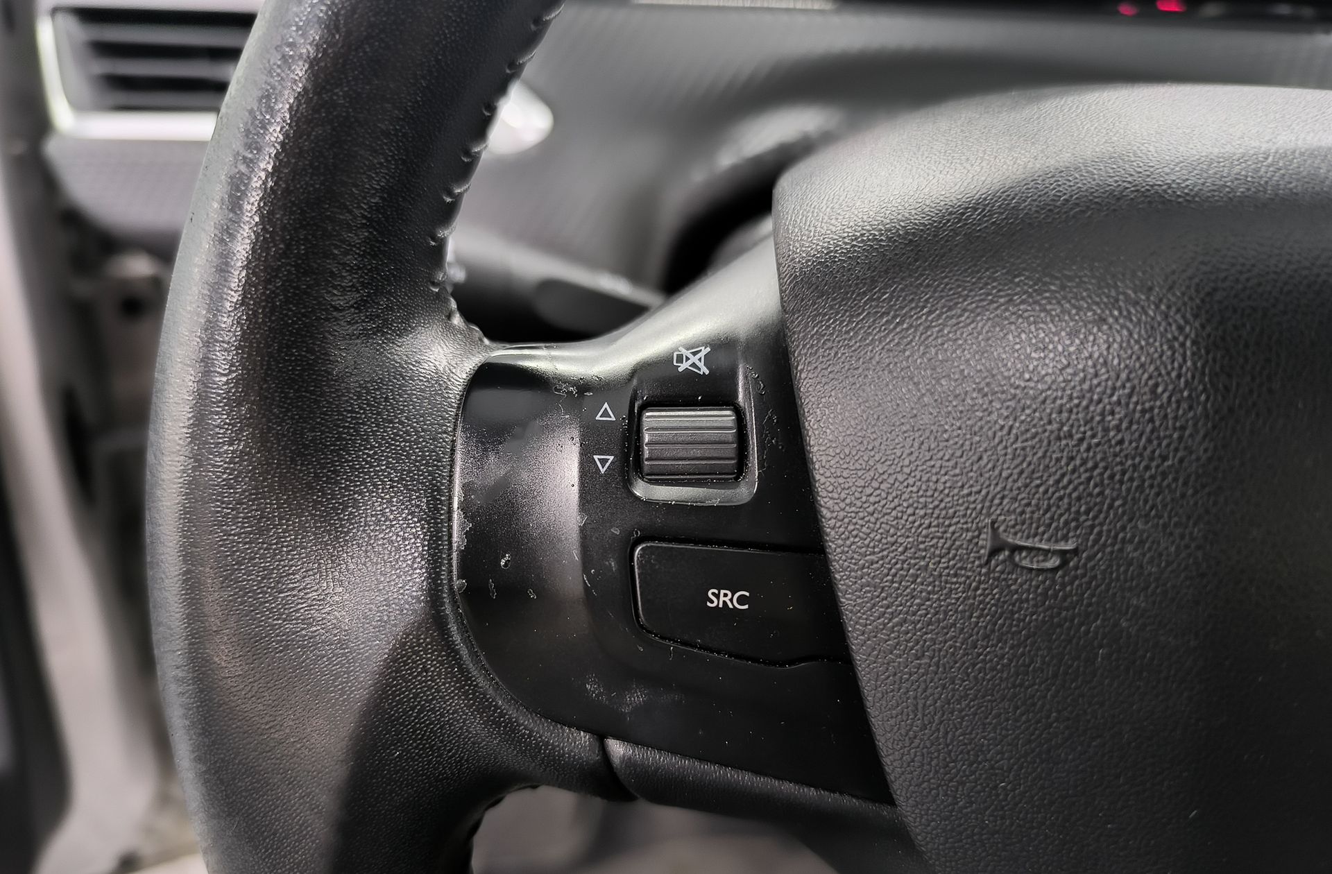 Peugeot 208 PureTech Signature - foto 23