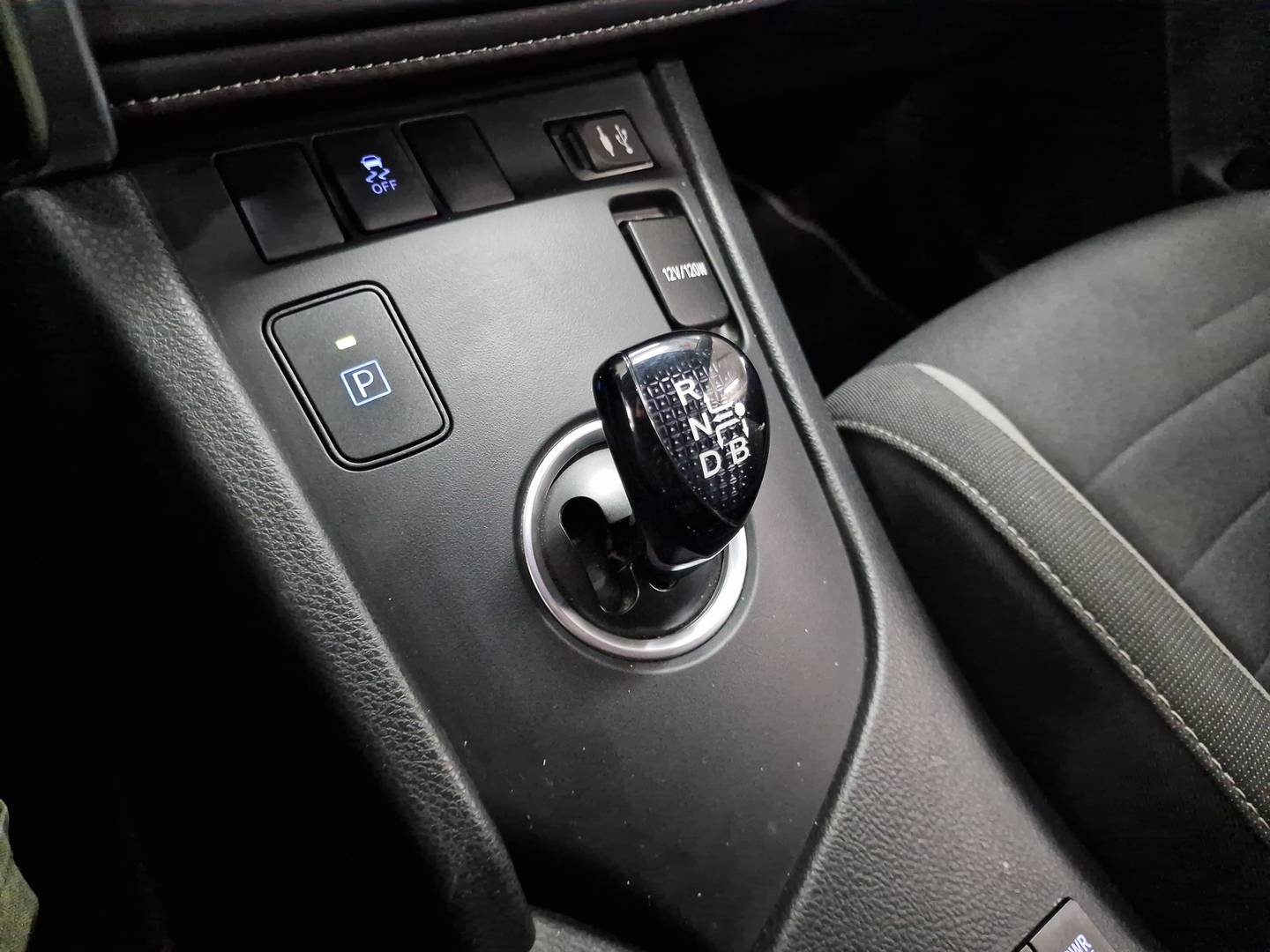 Foto Toyota Auris Toyota Auris 140H Hybrid Active (136 CV)