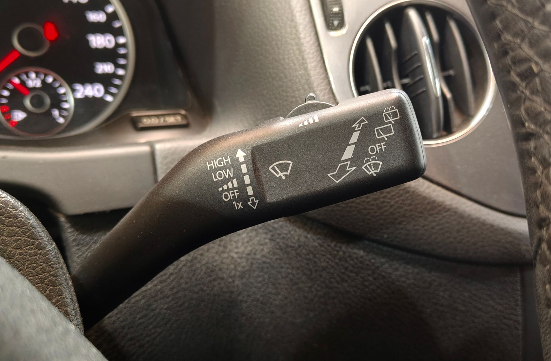 Volkswagen Tiguan T1 2.0 TDI BMT 4x2 - foto 39