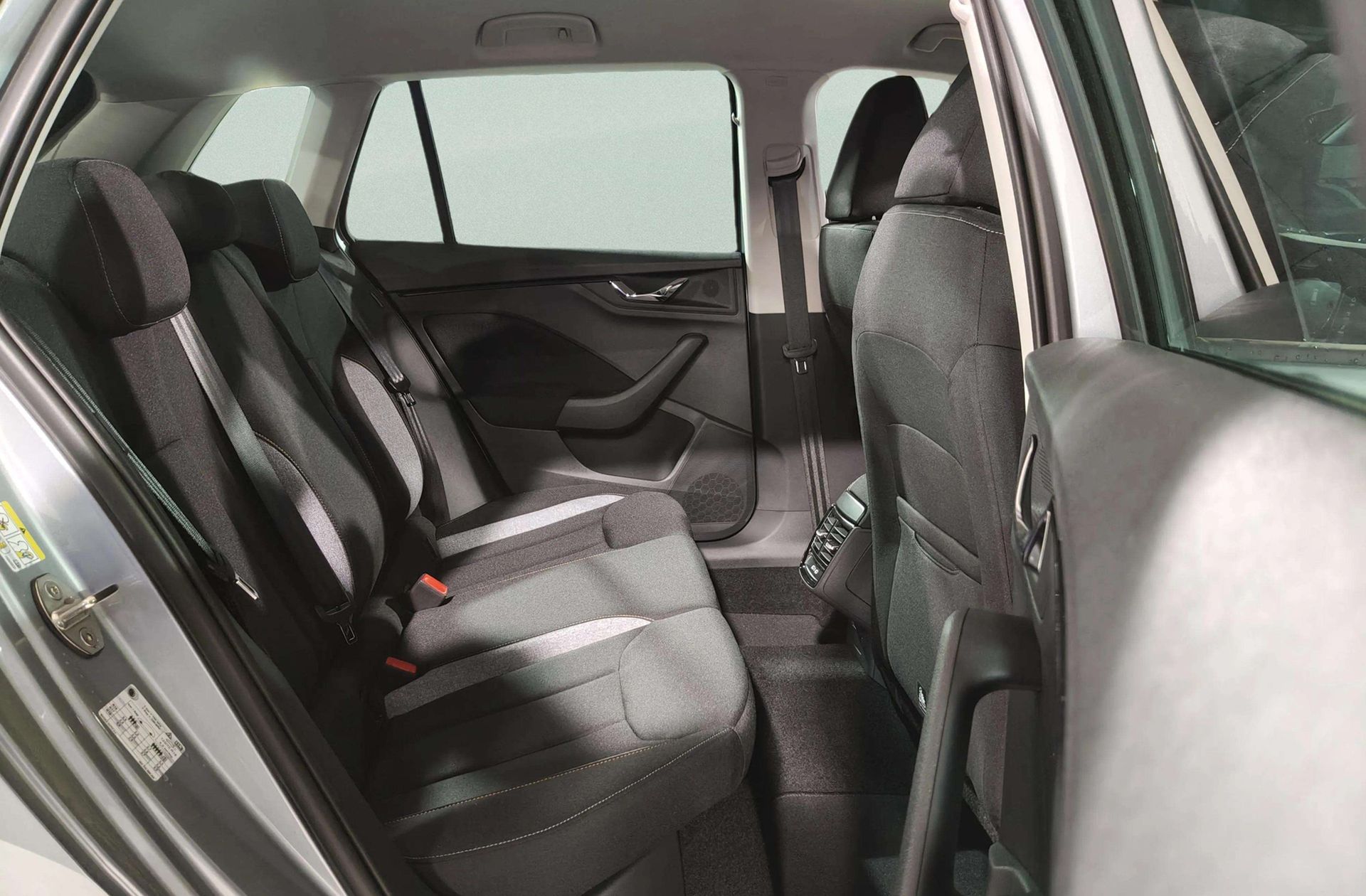 Škoda Kamiq 1.0 TSI Selection DSG - foto 20