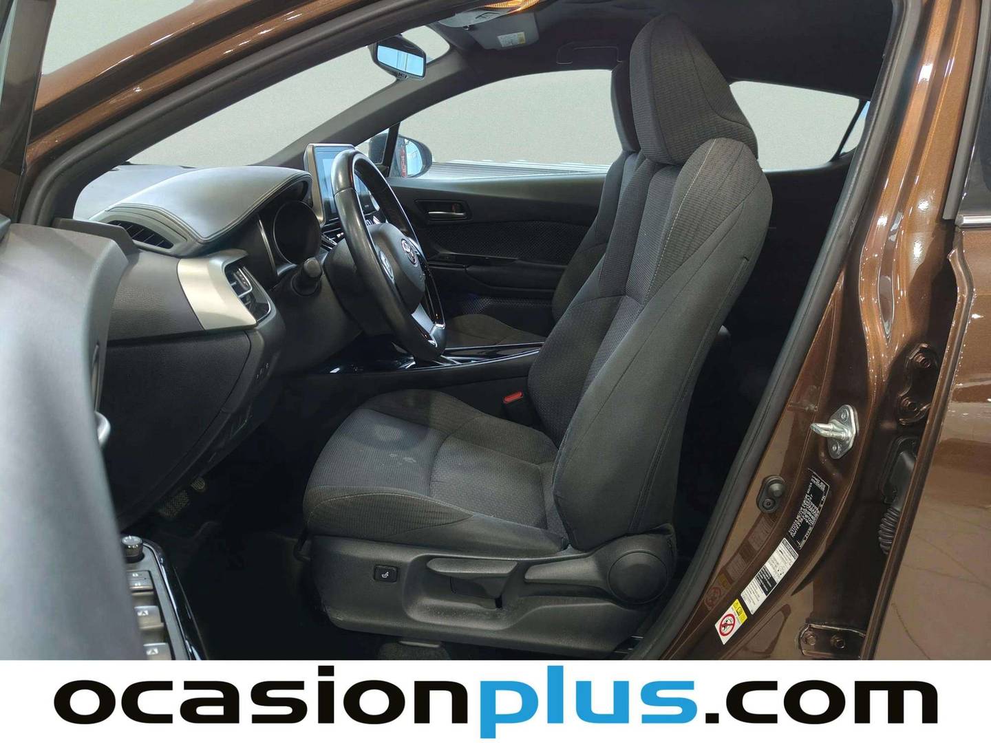 Foto Toyota C-HR Toyota C-HR 1.8 125H Advance (122 CV)