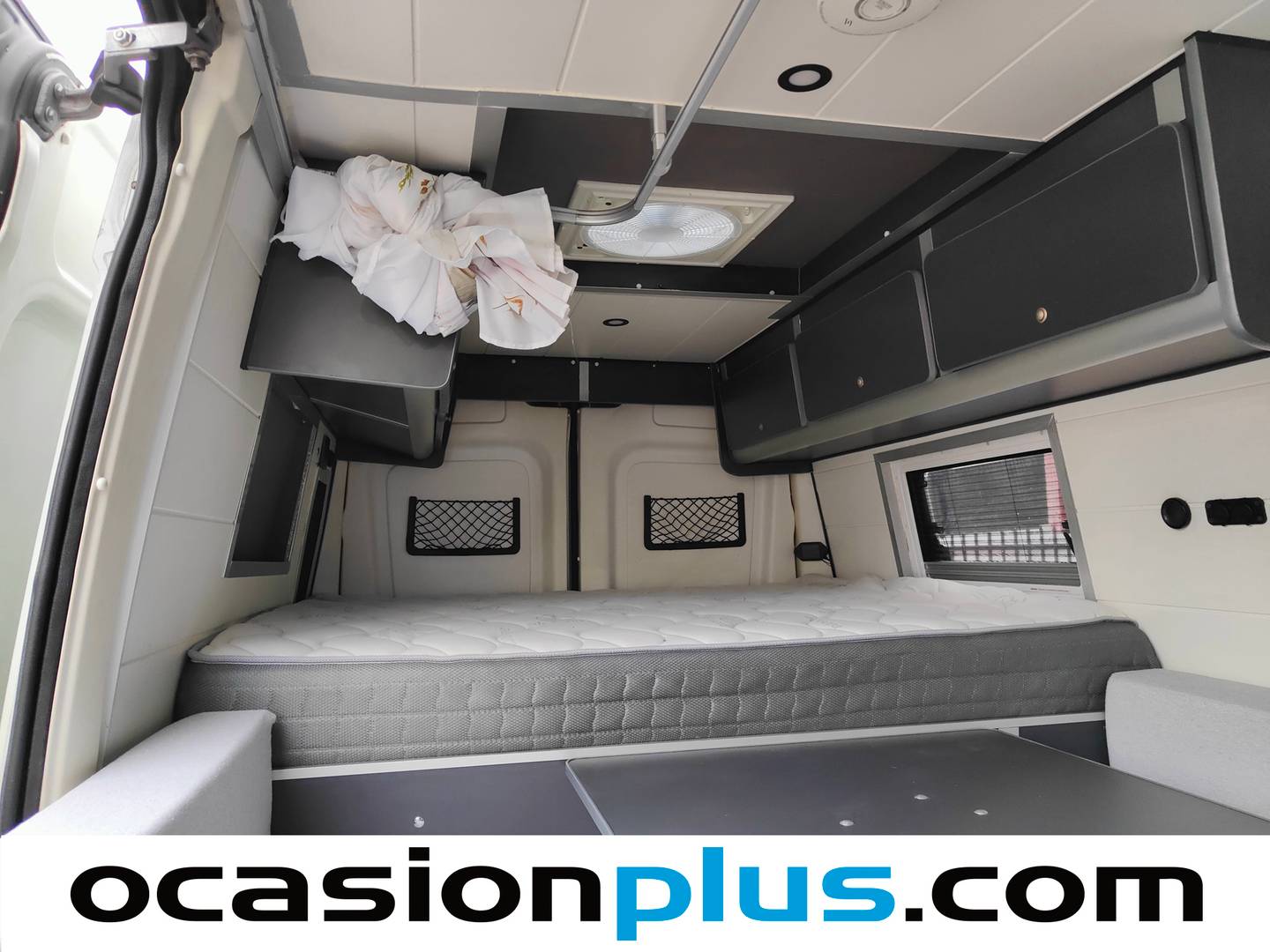 Equipamiento del Iveco Daily Iveco Daily 2.3 TD 35S 16 3520/H2 (156 CV) Camperizada