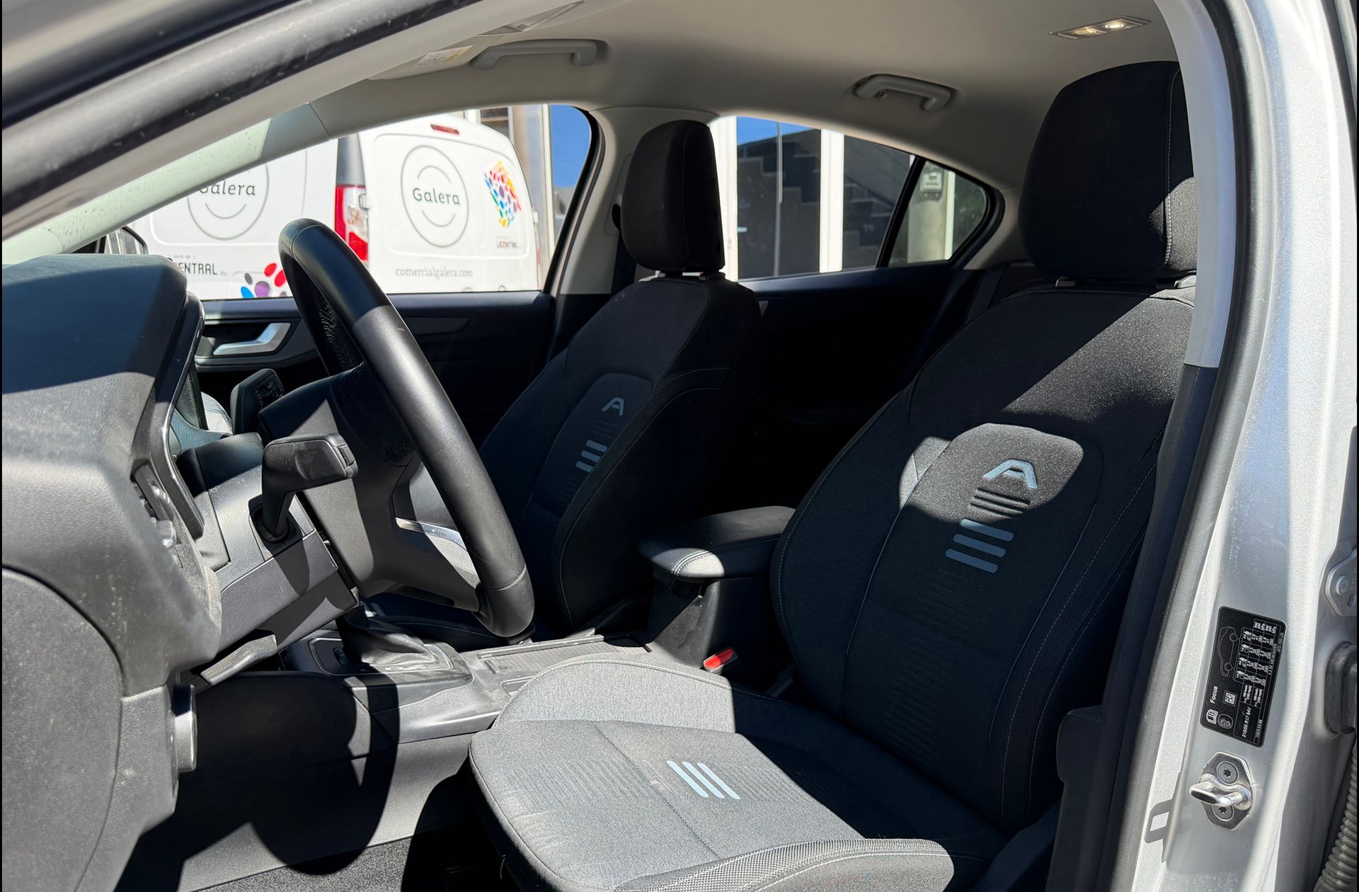 Ford Focus 1.0 EcoBoost MHEV Active - foto 12