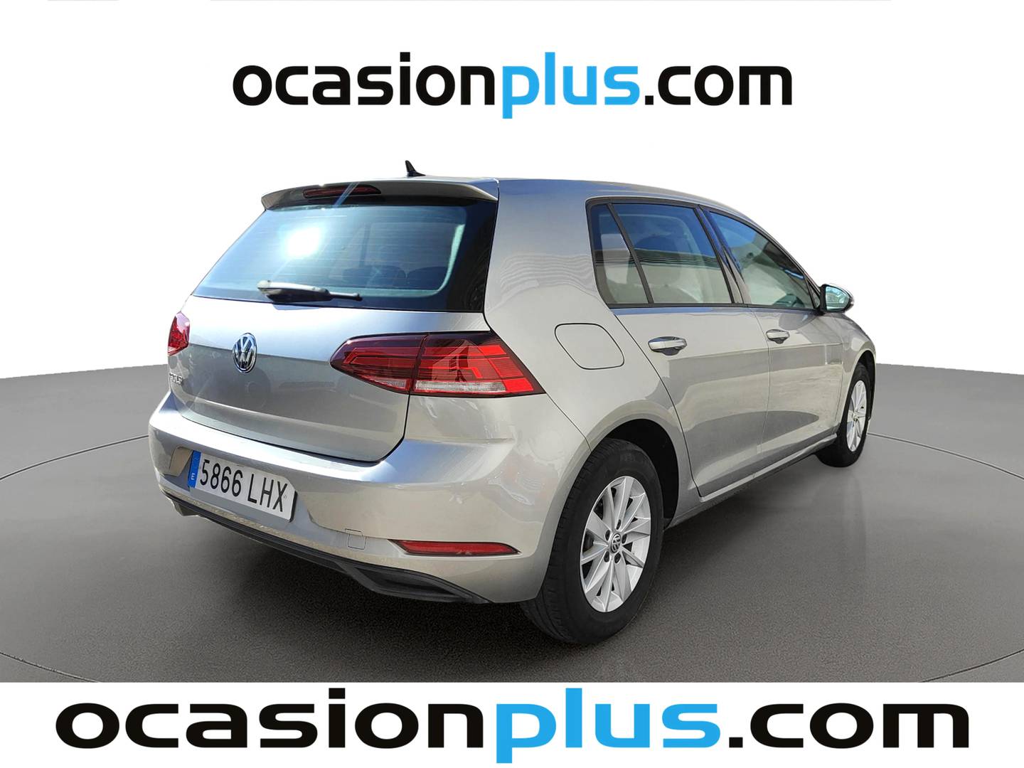 Foto trasera Volkswagen Golf Volkswagen Golf Business 1.0 TSI (115 CV) derecha