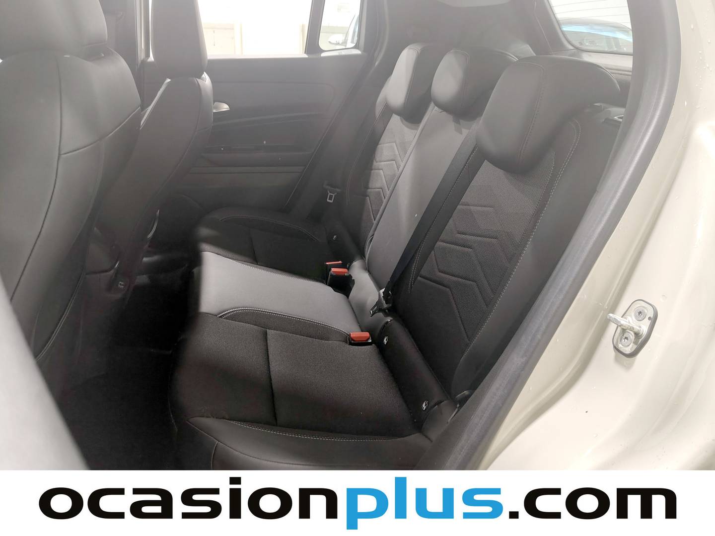 Foto asientos traseros Jeep Avenger Jeep Avenger 1.2 eHybrid Altitude (100 CV)
