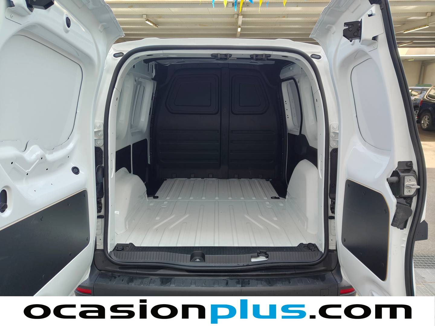 Foto asientos traseros Renault Kangoo Furgón Renault Kangoo Furgon dCi Blue L2 (95 CV)