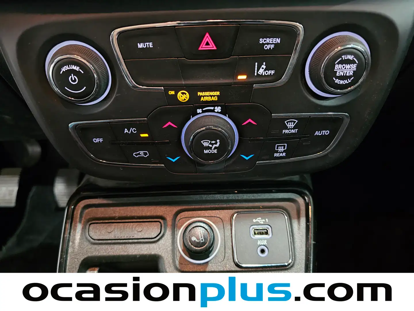 Foto Jeep Compass Jeep Compass 1.3 Gse Night Eagle FWD MT (130 CV)