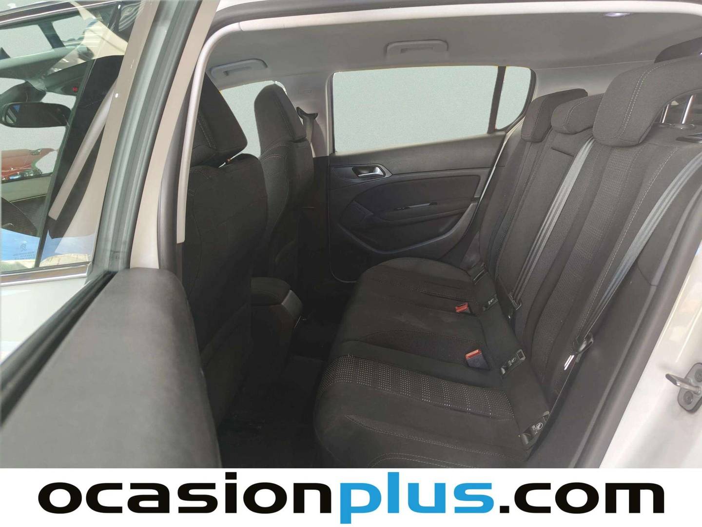 Foto asientos traseros Peugeot 308 Peugeot 308 PureTech 130 S&S Allure EAT6 (130 CV)