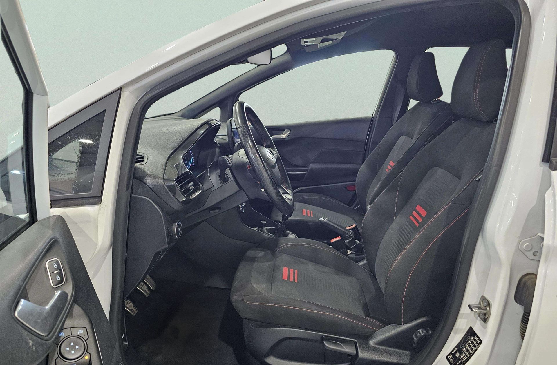 Ford Fiesta 1.0 EcoBoost MHEV ST-Line - foto 13