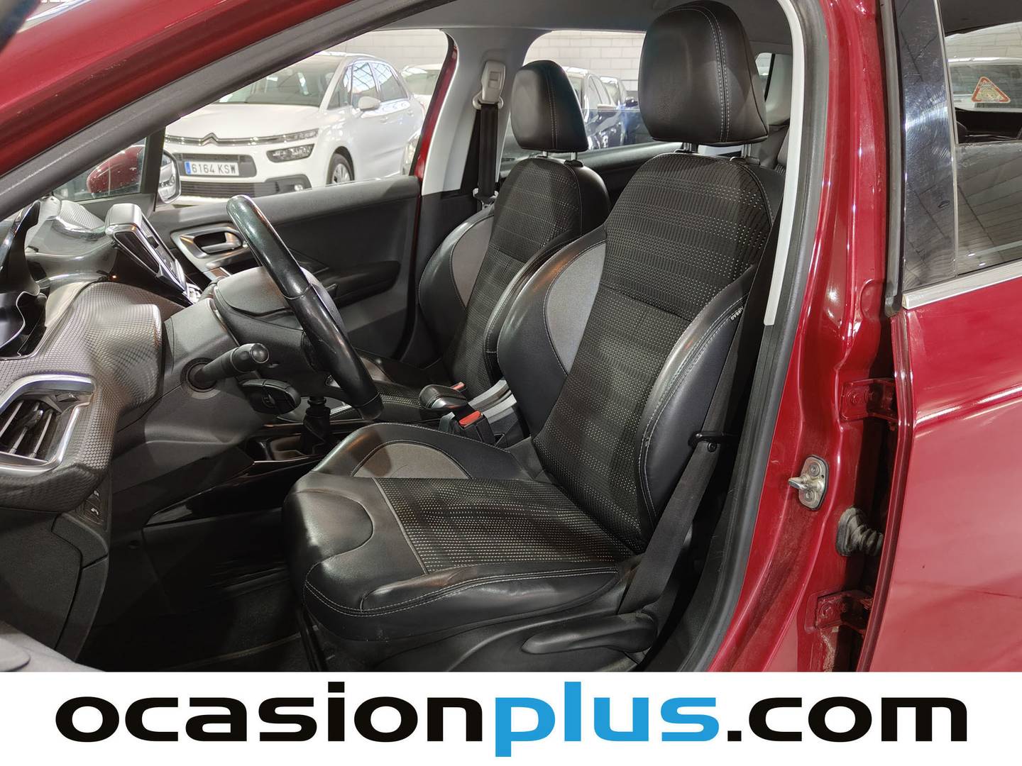 Foto asientos delanteros Peugeot 2008 Peugeot 2008 BlueHDi 120 S&S Allure (120 CV)