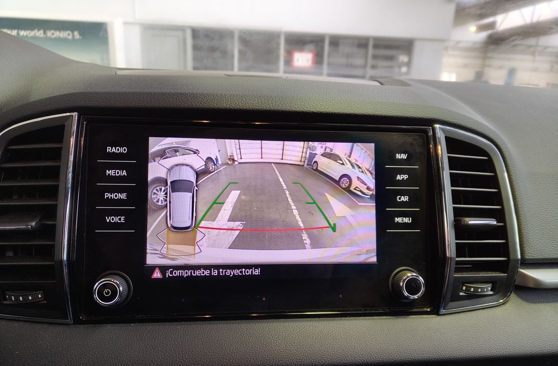 Škoda Karoq 2.0 TDI Selection - foto 7