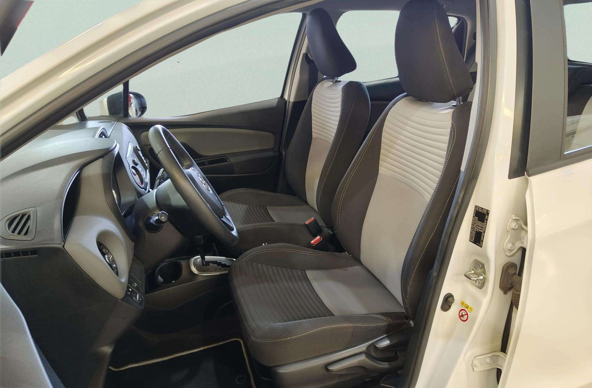 Toyota Yaris 1.5 Hybrid Active - foto 10