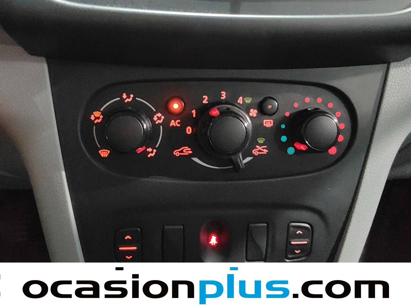 Extras y acabados del Dacia Sandero Dacia Sandero 1.2 Ambiance (75 CV)